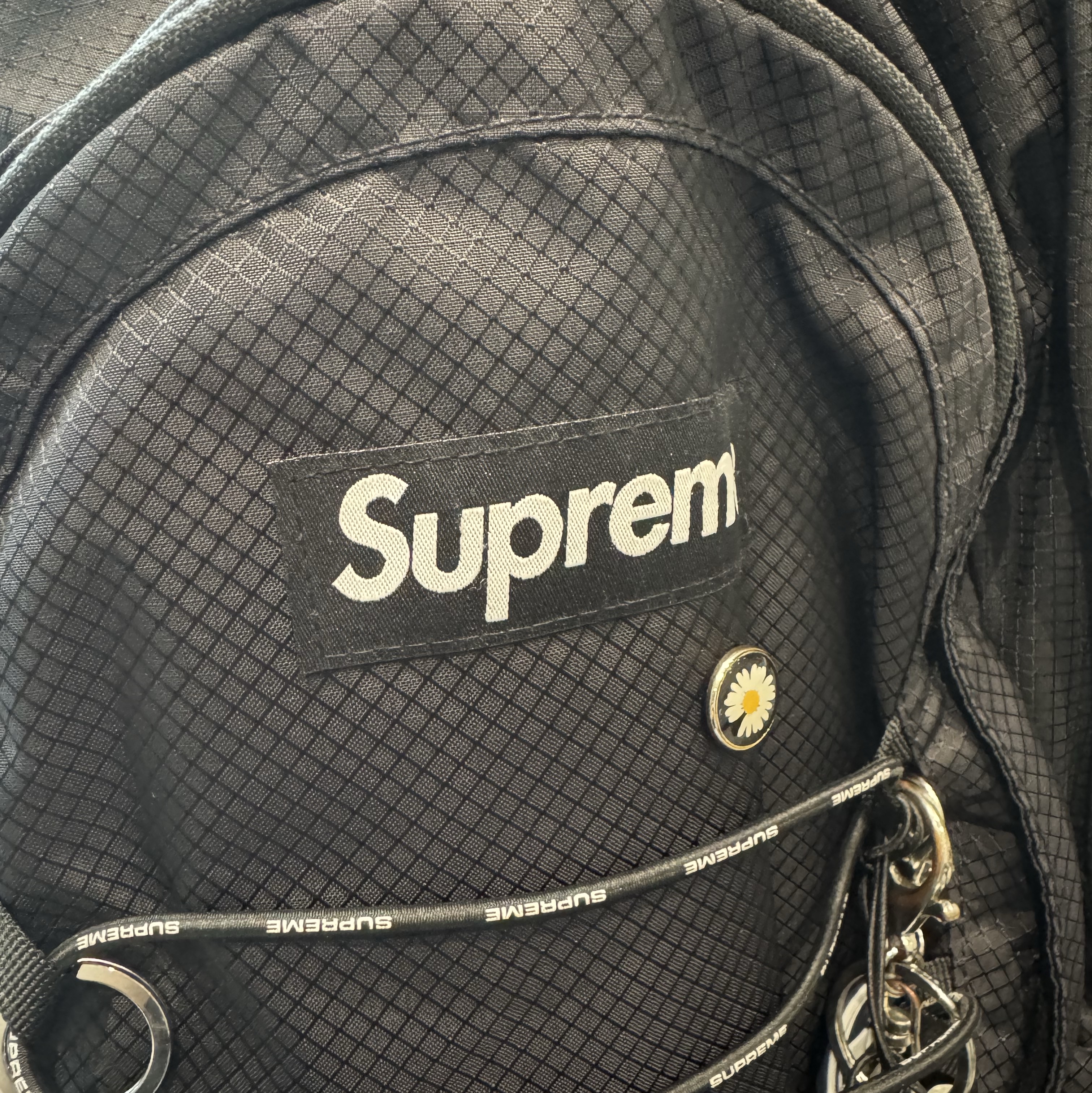 Supreme Backpack Black - 22SS 착용 스타일