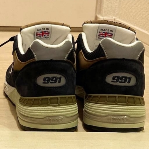 New Balance 991 Made in UK Navy Tan 착용 스타일