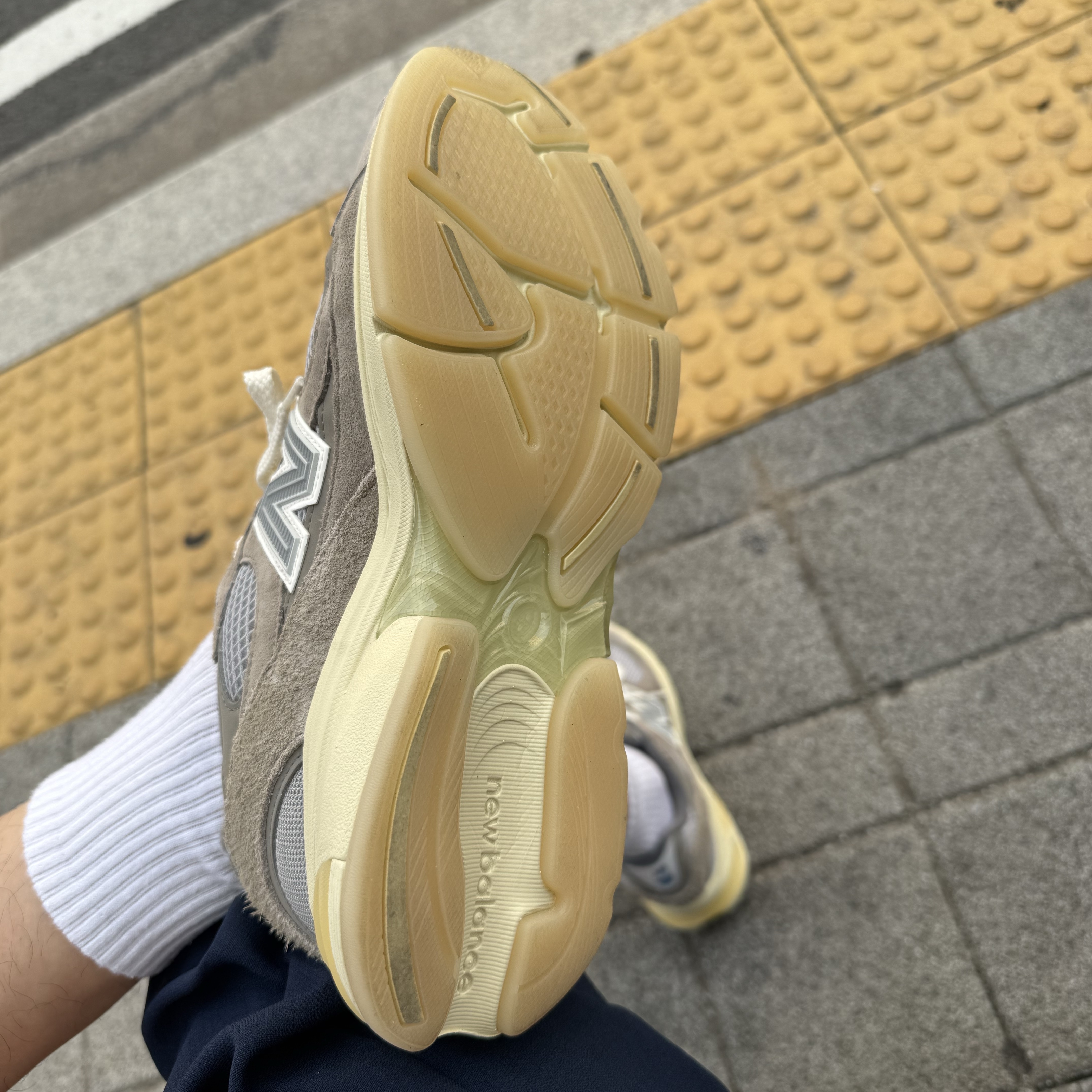 New Balance 2010 Abzorb Arid Stone 착용 스타일 - 4
