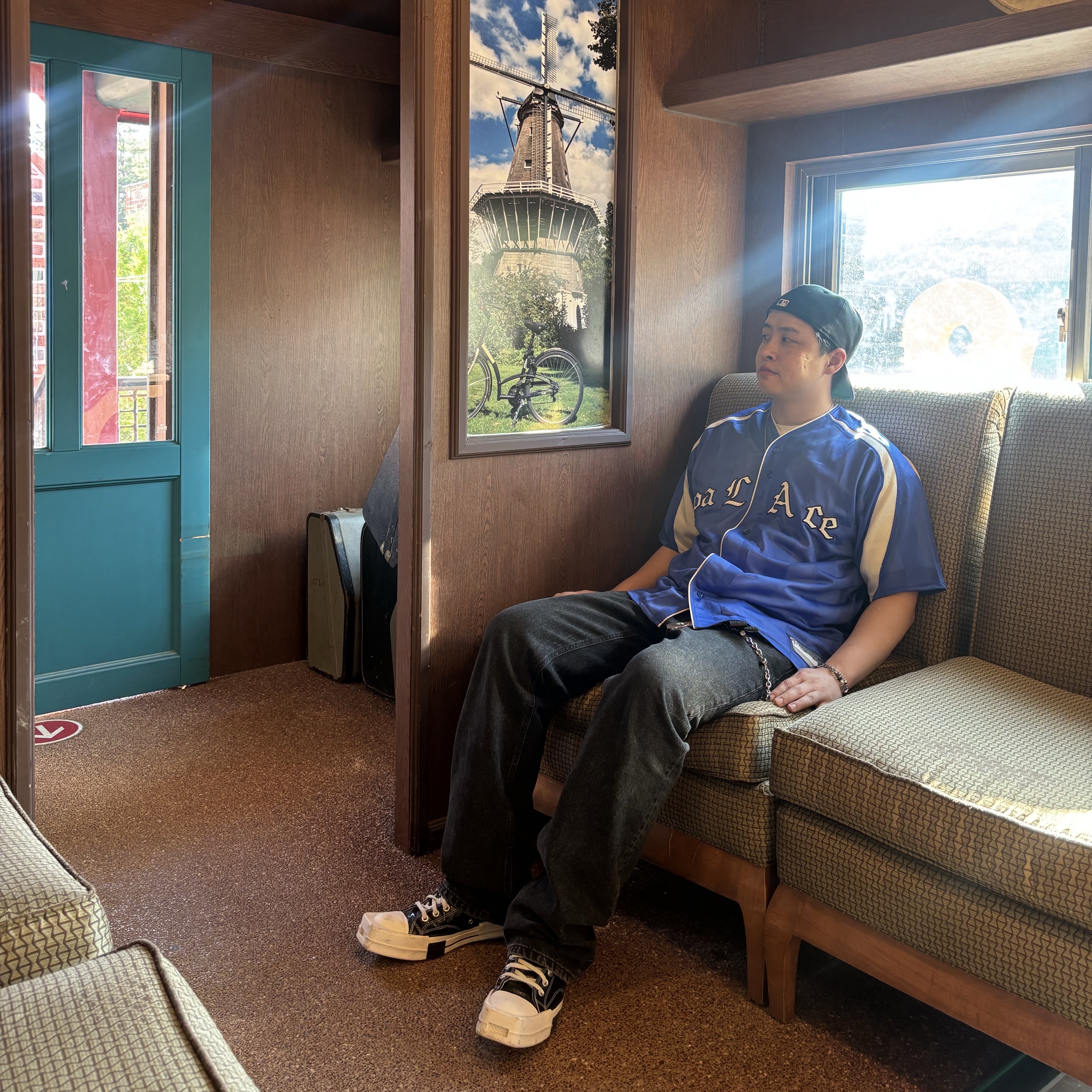 Palace Love Jersey Blue - 25SS, Converse x Drkshdw Turbodrk Chuck 70 Hi Black Lacquered Denim 착용 스타일 - 3