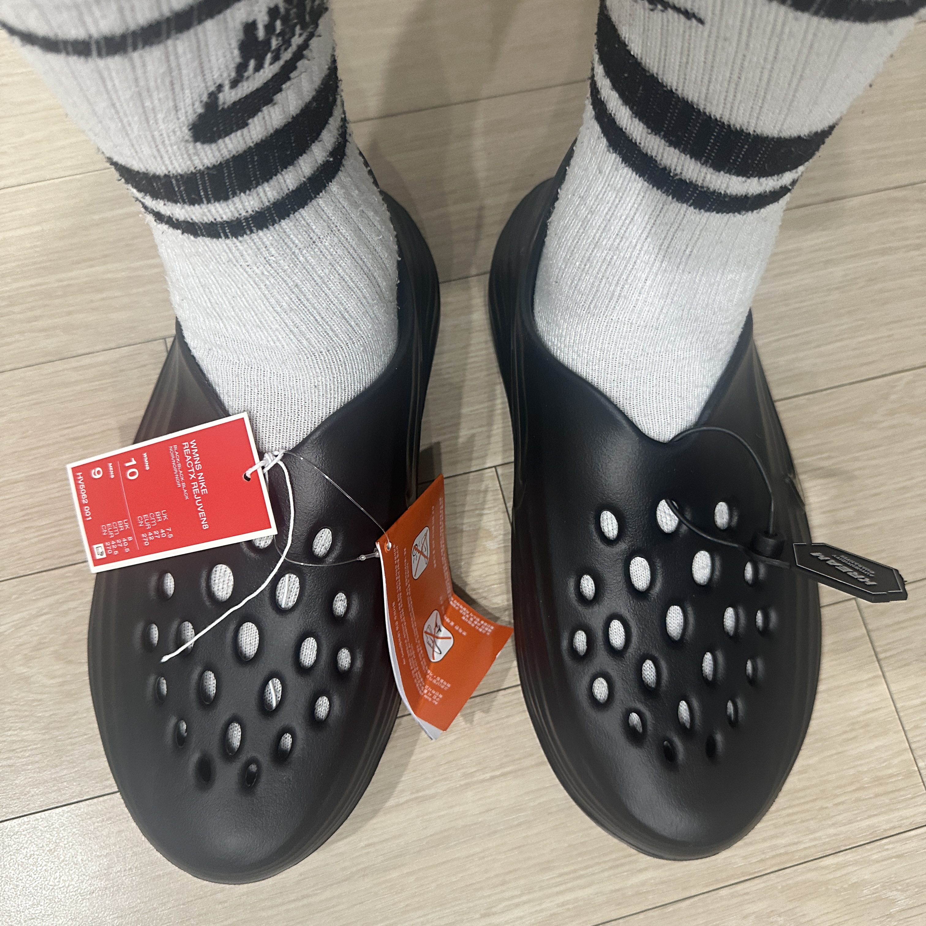 (W) Nike ReactX Rejuven8 Black 착용 스타일 - 3