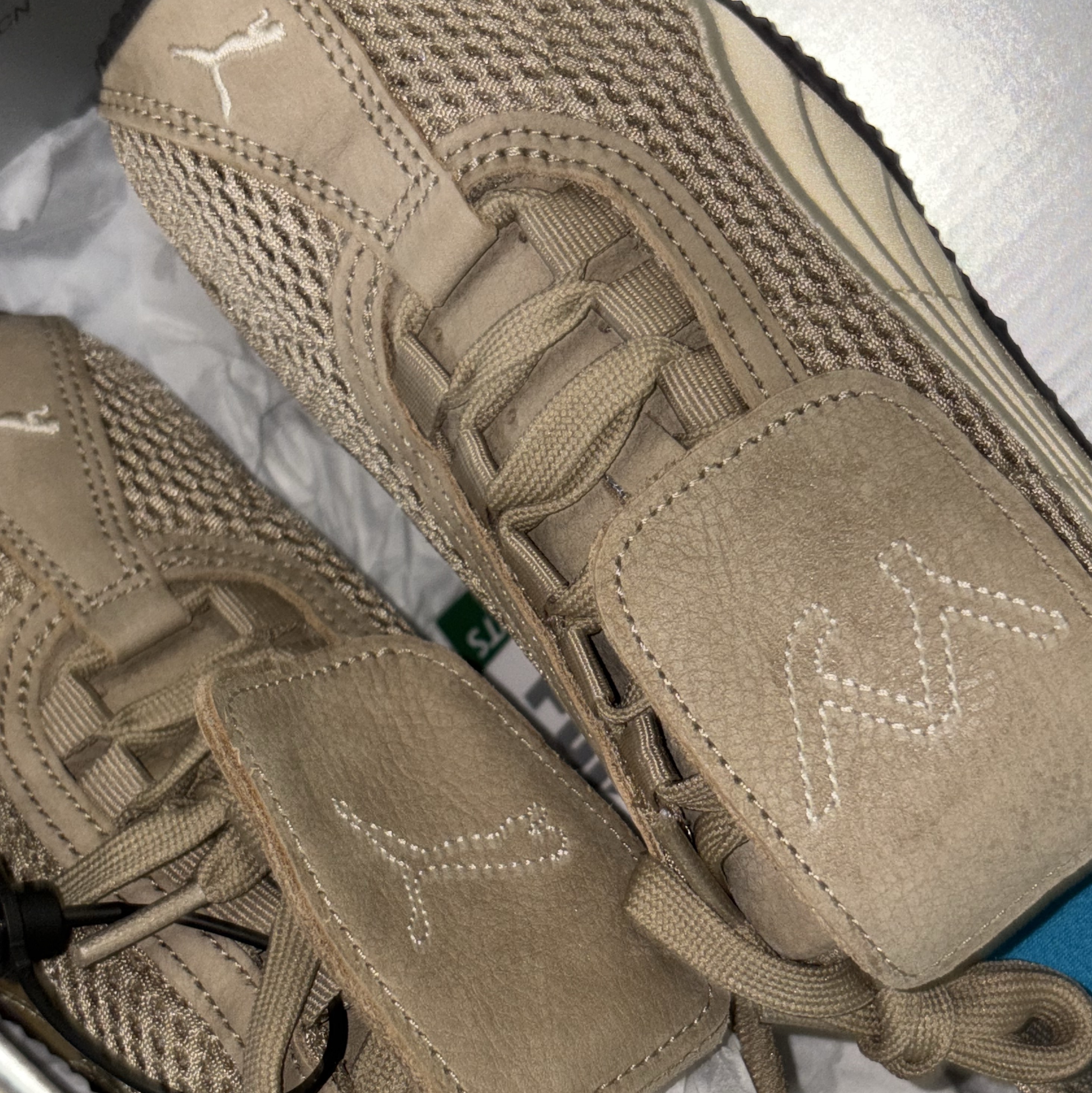 Puma x Open Yy H-street Oak Branch Creamy Vanilla 착용 스타일