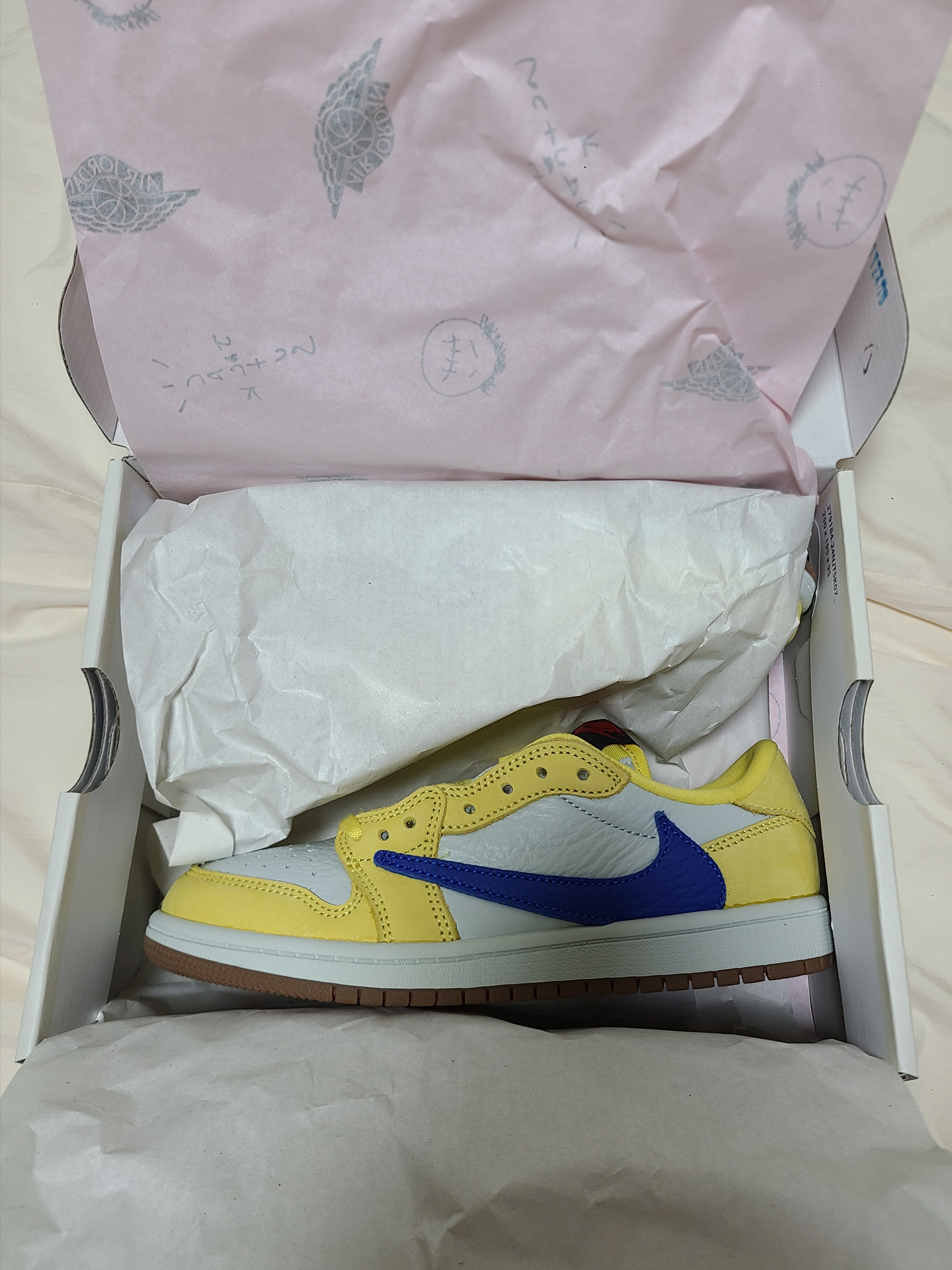 (PS) Jordan 1 x Travis Scott Retro Low OG SP Canary 착용 스타일 - 3