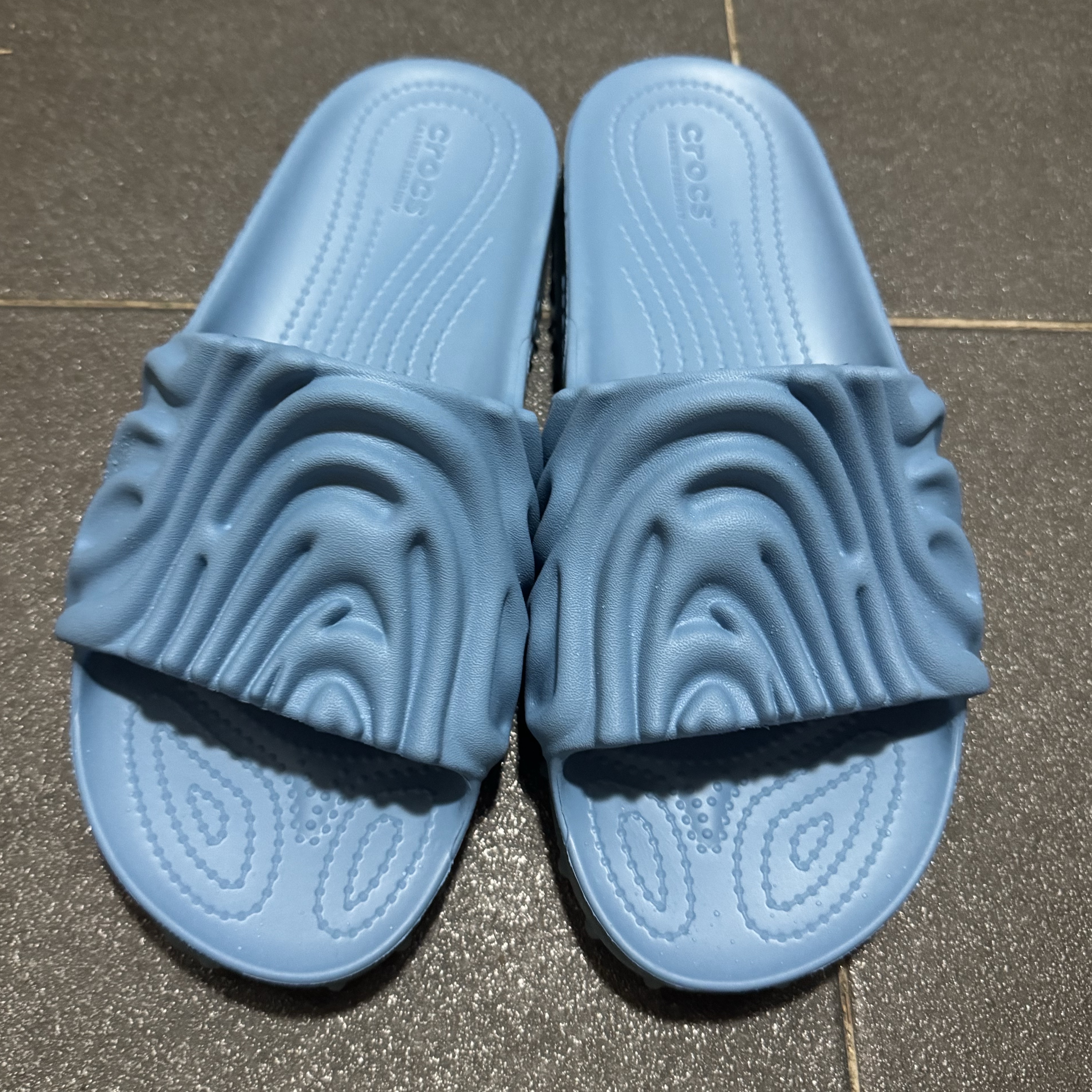 Crocs x Salehe Bembury Pollex Slide Tashmoo 착용 스타일