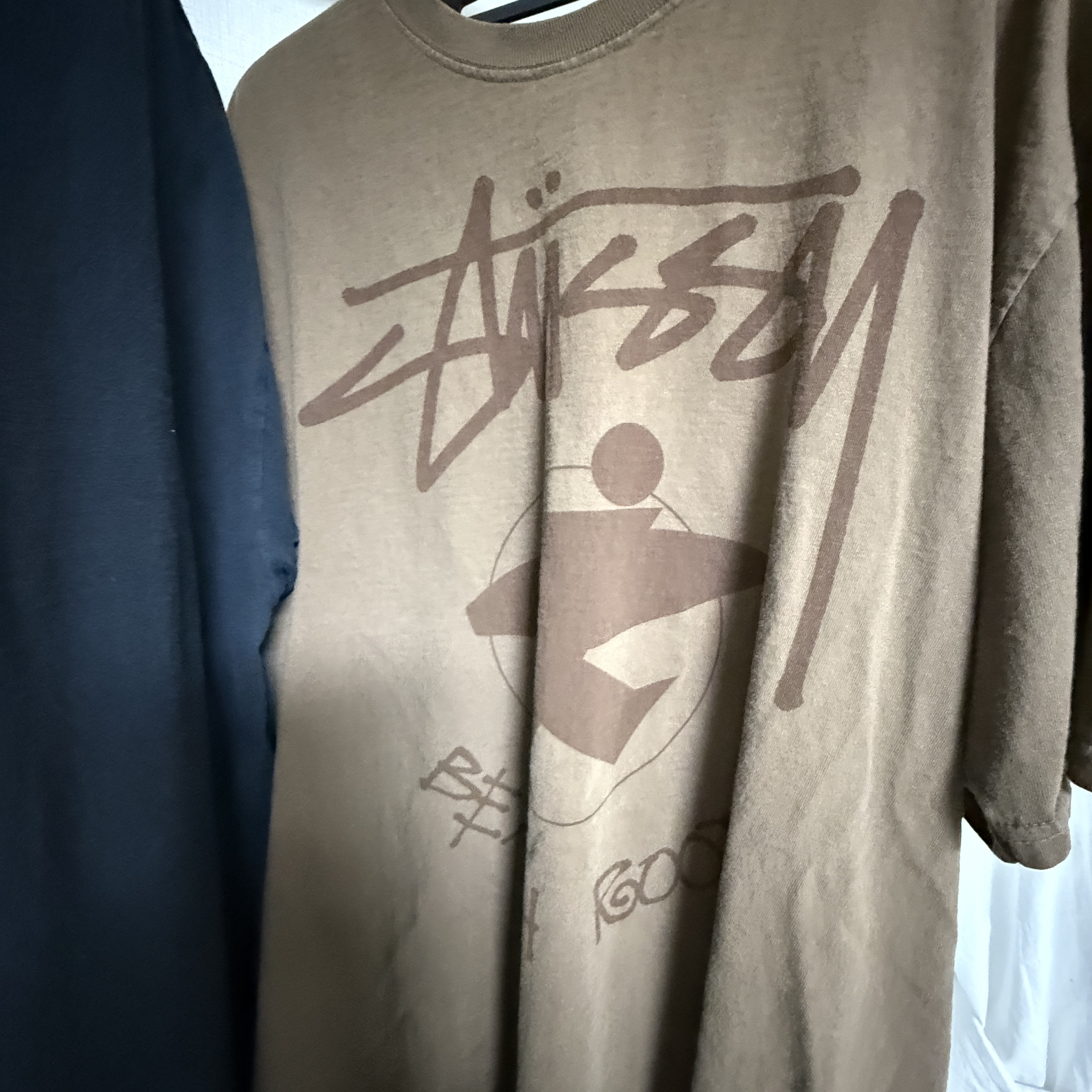 Stussy Surfwalk Pigment Dyed T-Shirt Natural 착용 스타일