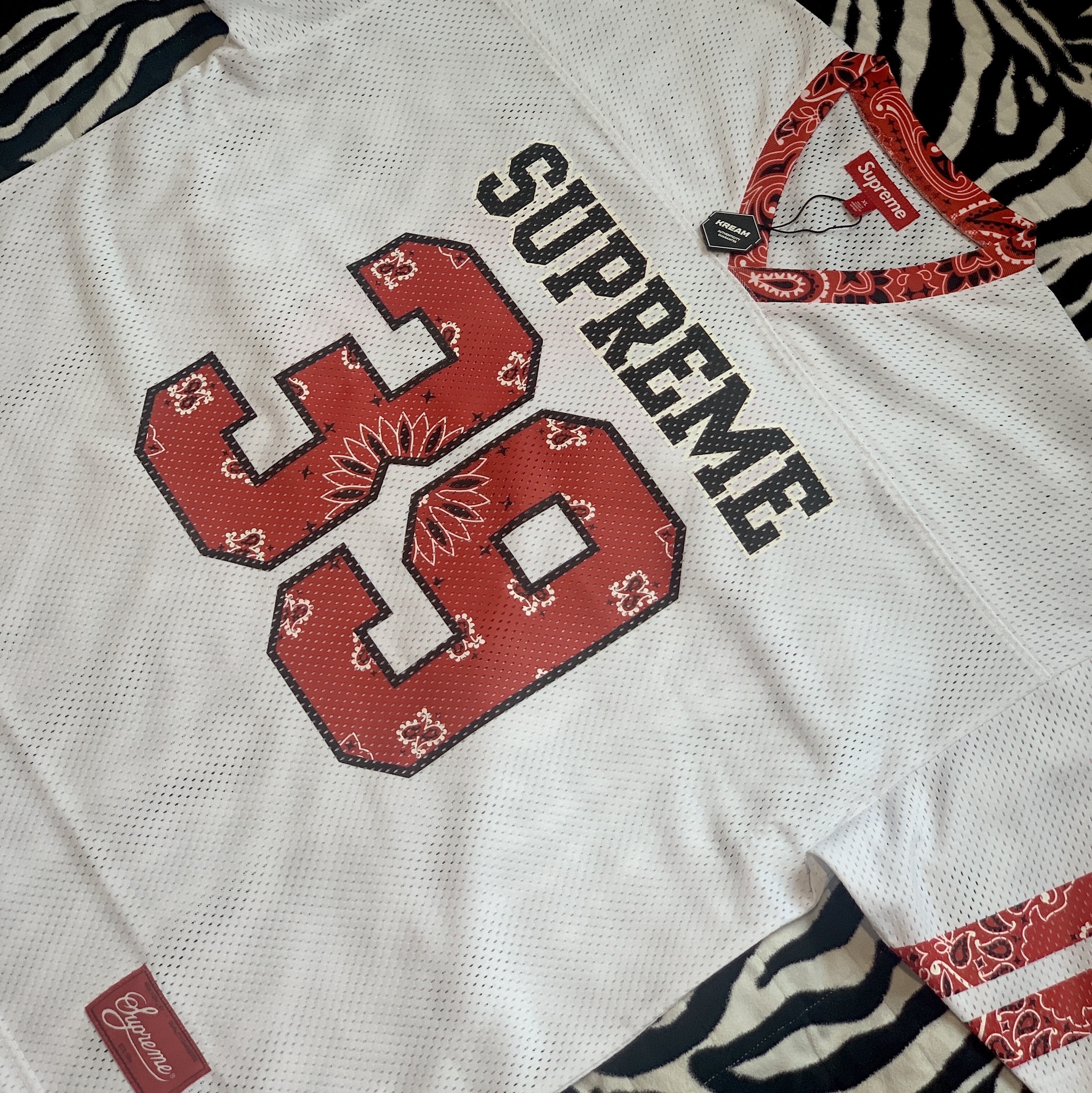 Supreme Bandana Football Jersey White - 25SS 착용 스타일
