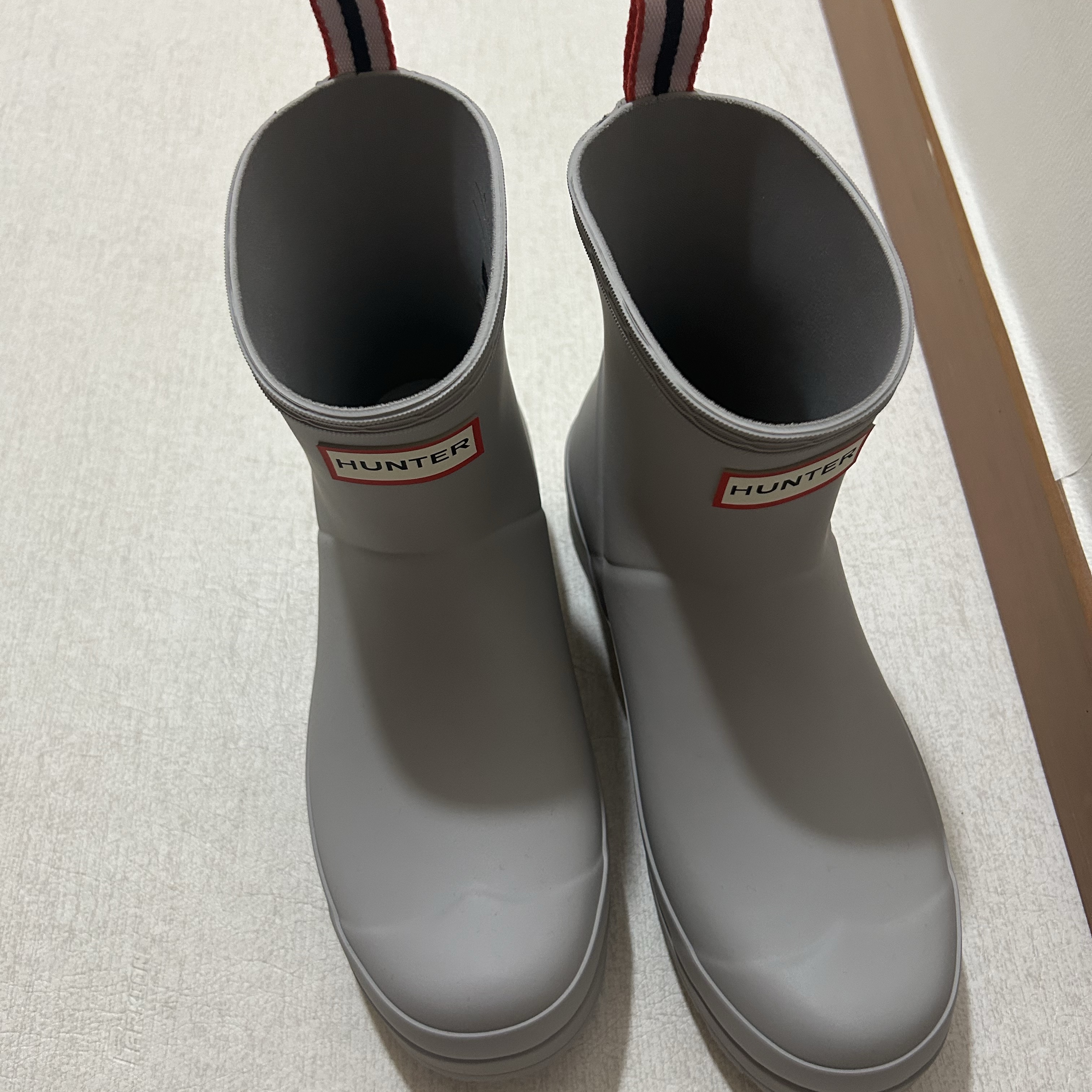 (W) Hunter Play Short Rain Boots Zinc Grey 착용 스타일