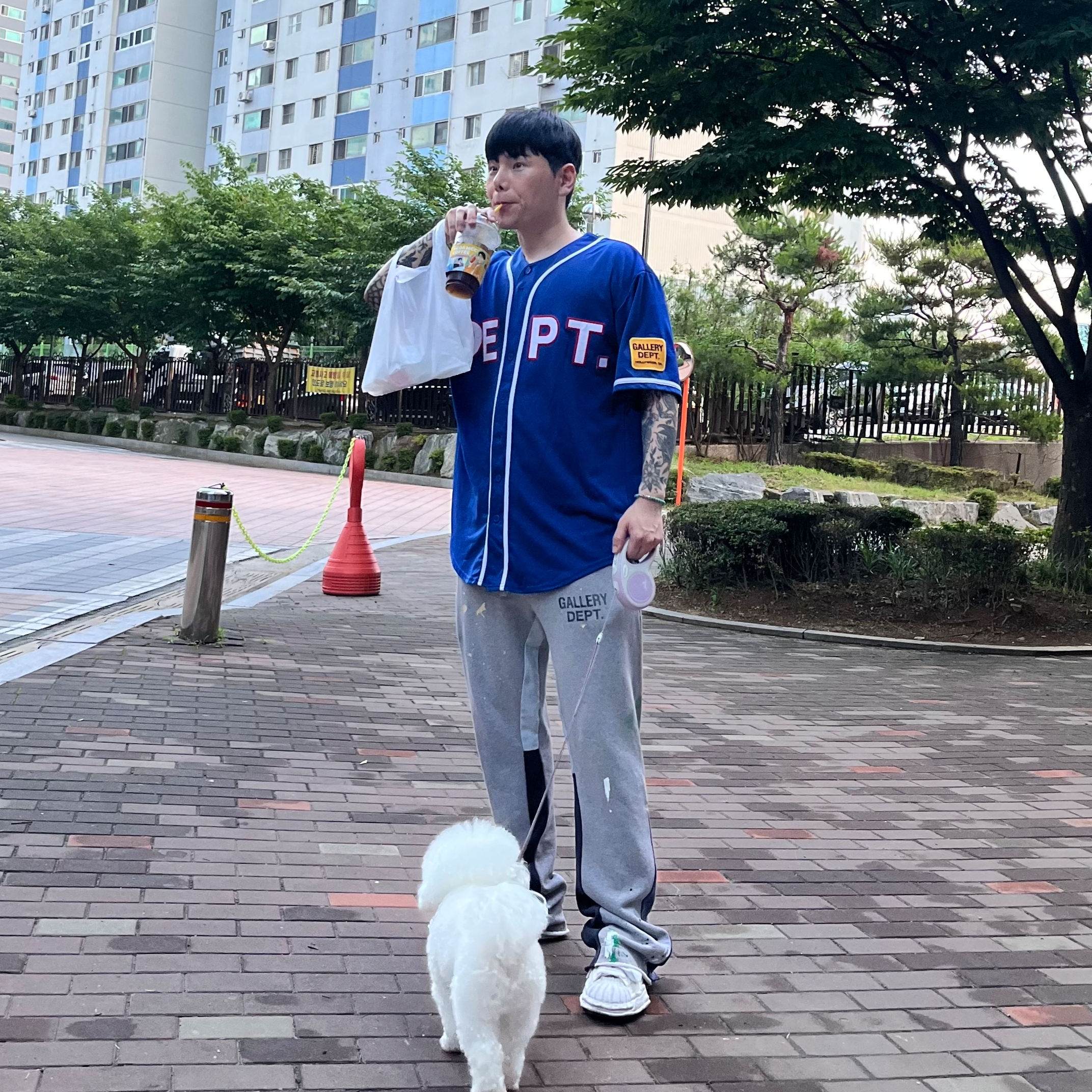 Gallery Dept. Echo Park Baseball Jersey Navy, Gallery Dept. GD Logo Flare Sweatpants Heather Grey 착용 스타일 - 1