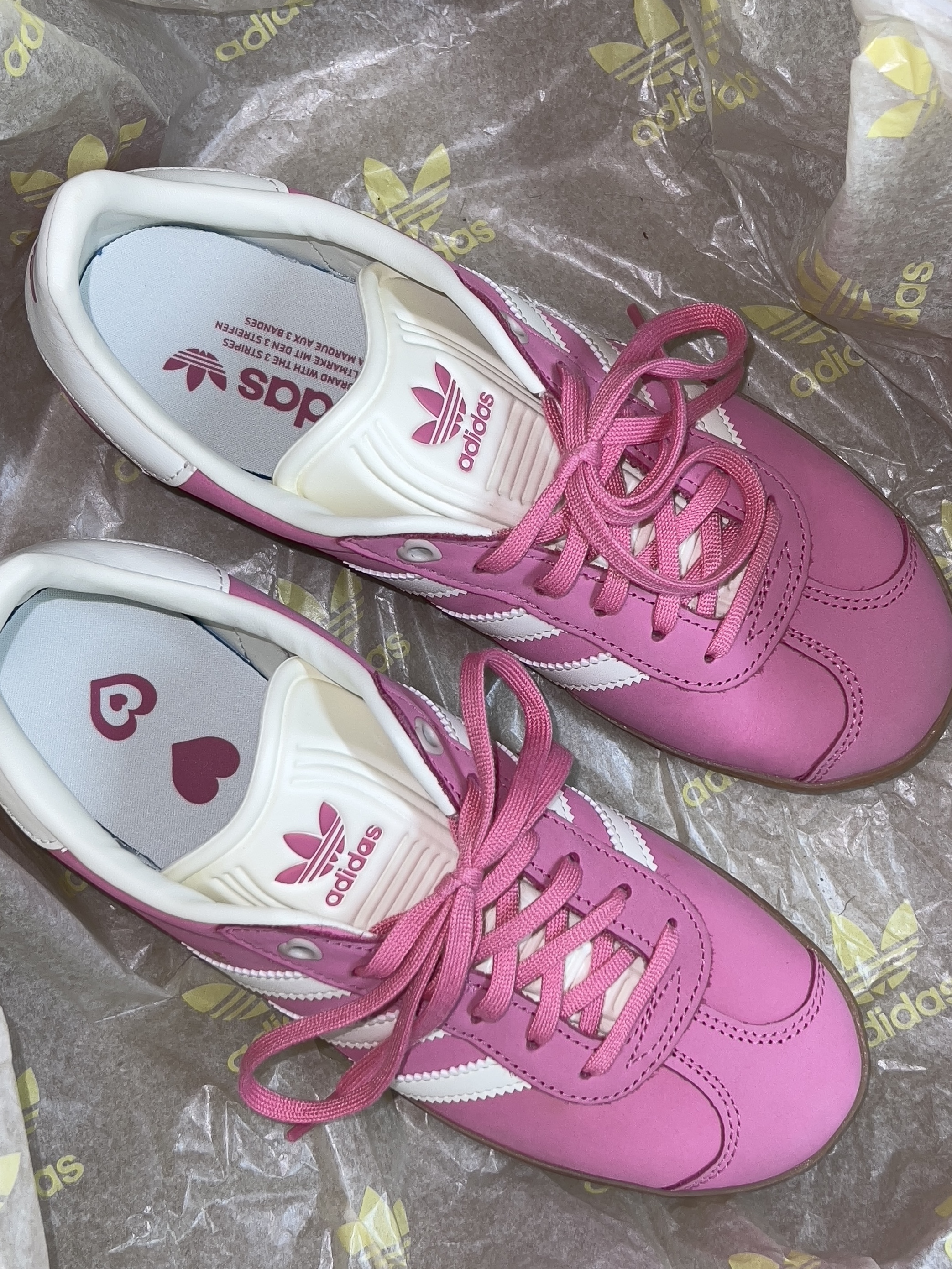 (J) Adidas Gazelle Pink Fusion Ivory 착용 스타일 - 1