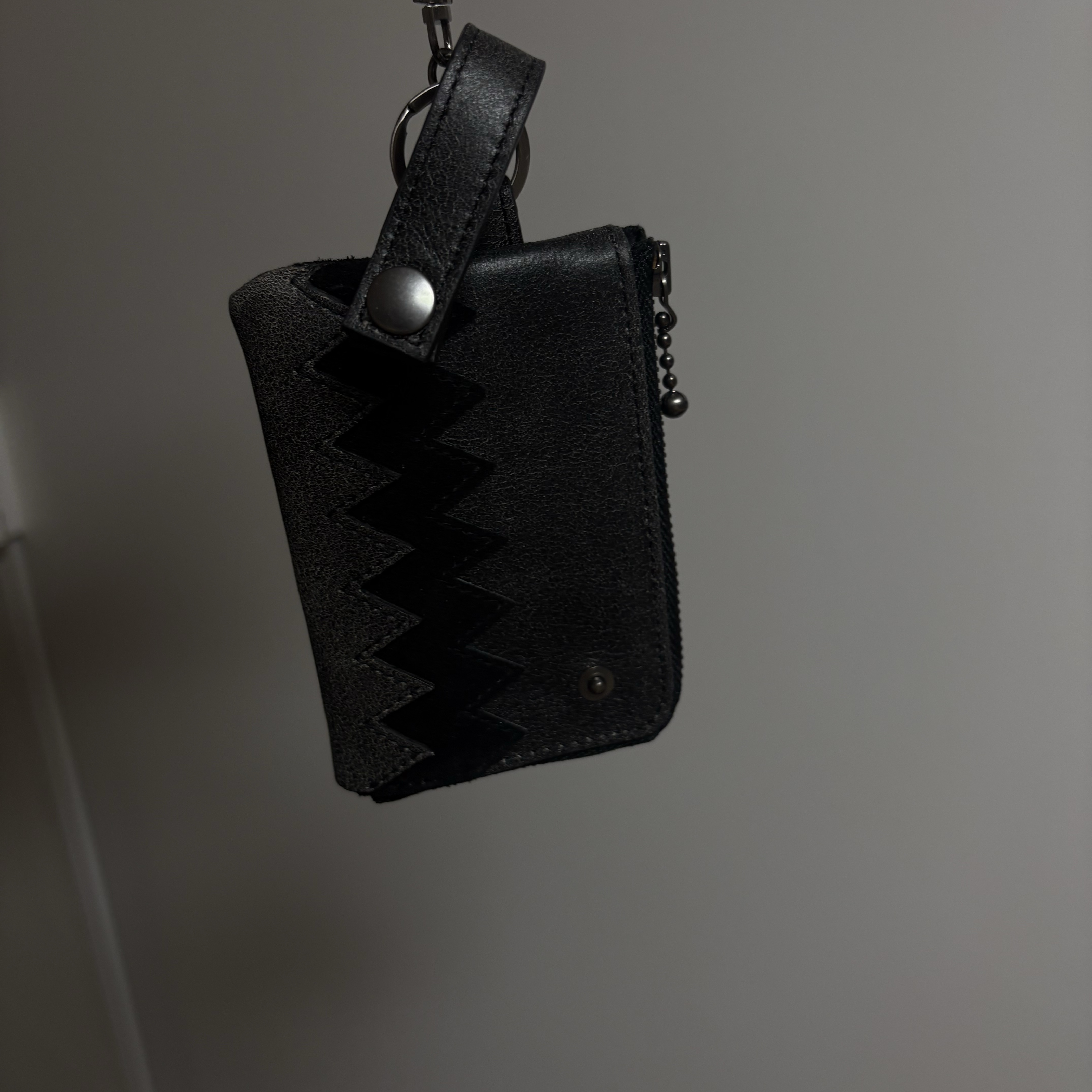 [프리오더] Polyteru Zigzag Card Wallet Black 착용 스타일