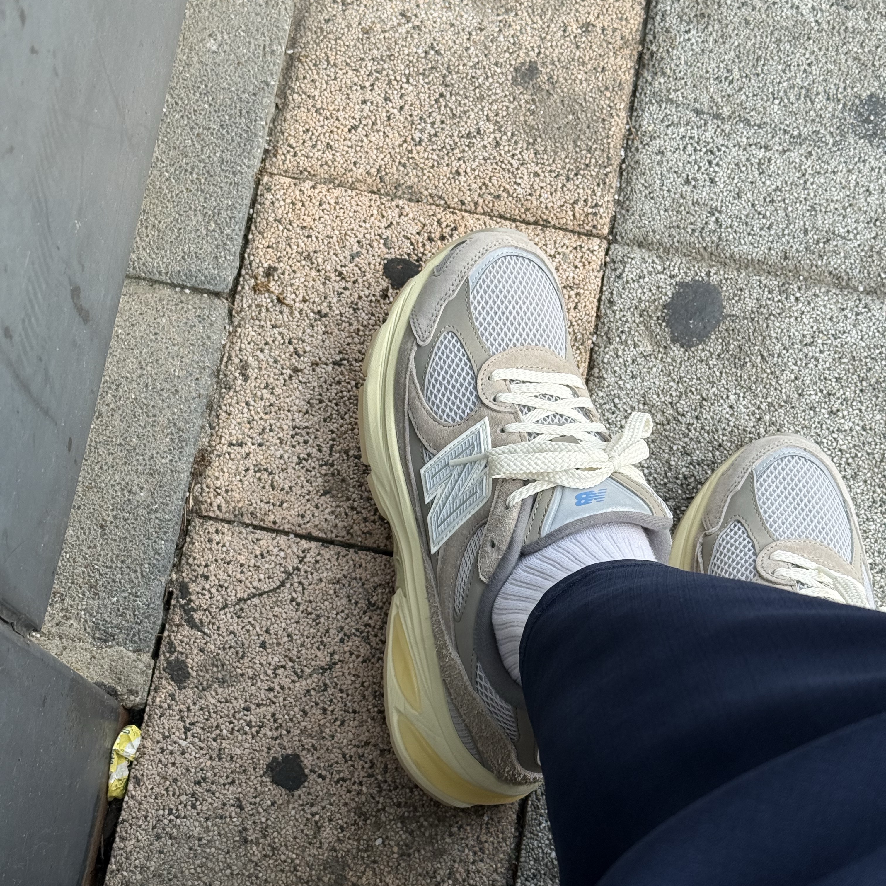 New Balance 2010 Abzorb Arid Stone 착용 스타일 - 1