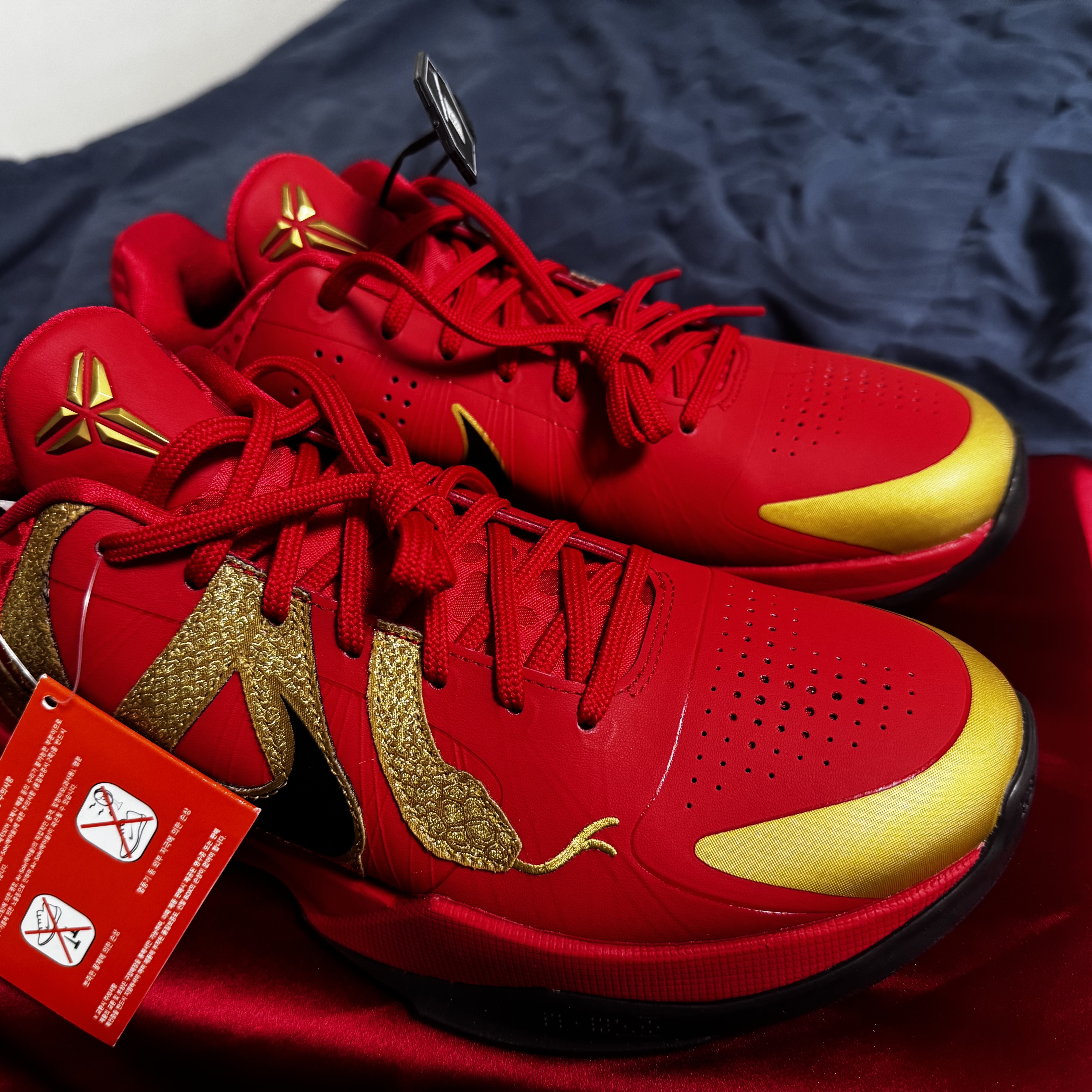Nike Kobe 5 Protro Year of the Mamba University Red 착용 스타일 - 3