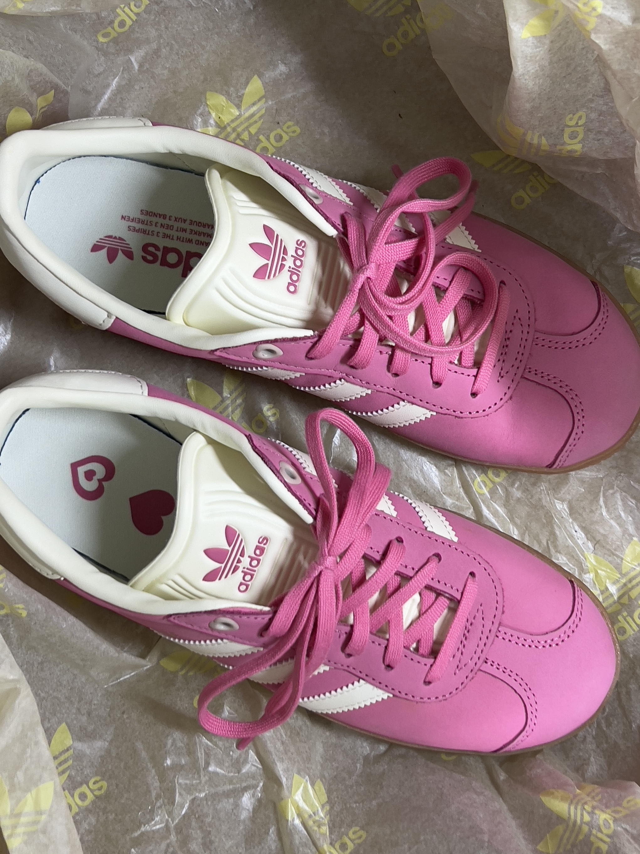(J) Adidas Gazelle Pink Fusion Ivory 착용 스타일 - 2