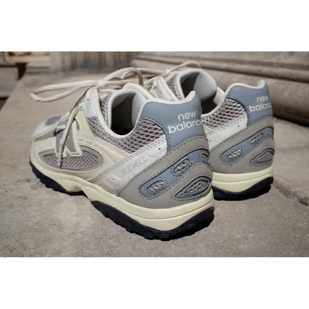 New Balance x Auralee 475 London Fog Taupe Gray, New Balance x Auralee 475 Aloe Wash Beechnut 착용 스타일 - 3