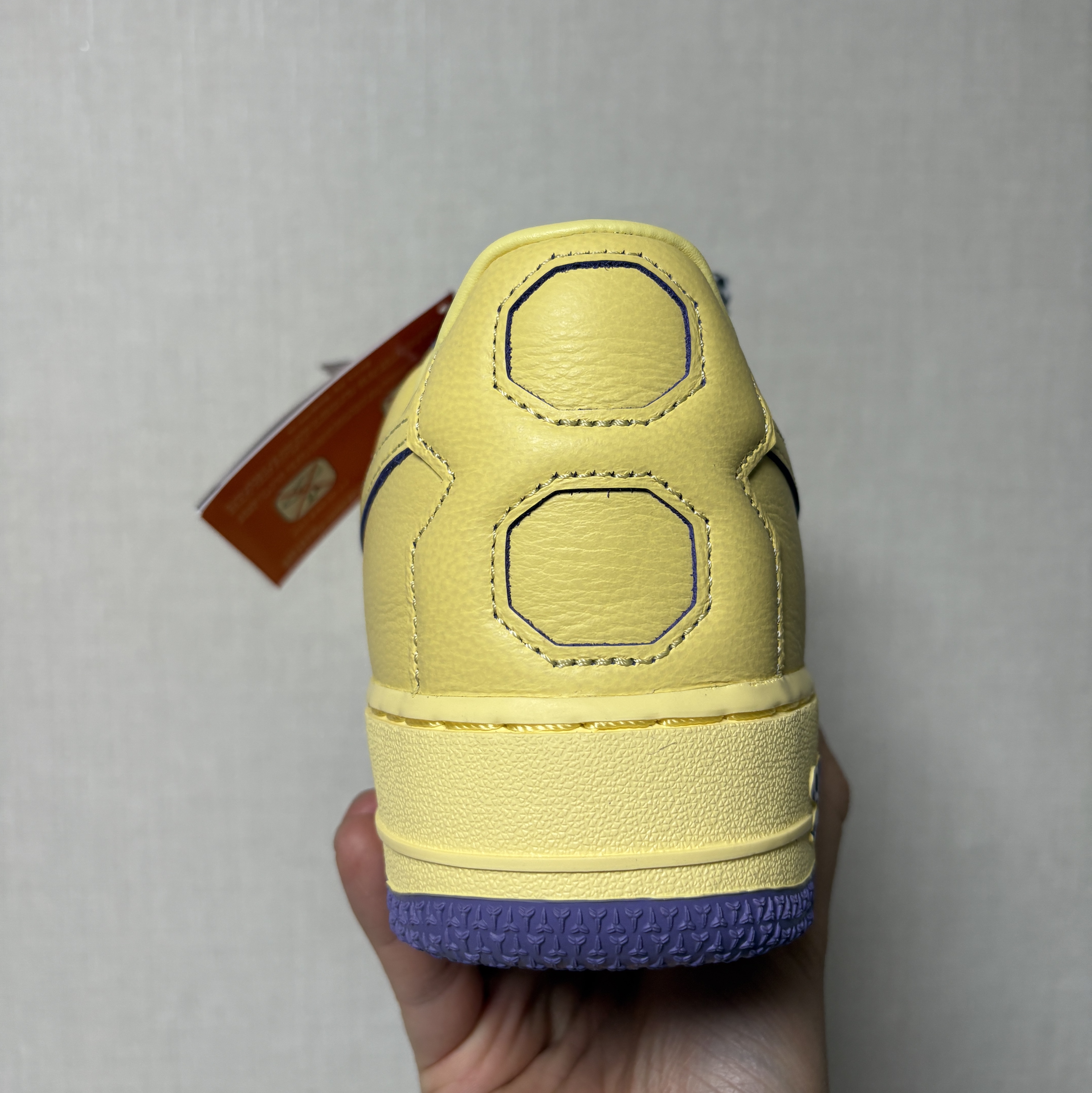 Nike Air Force 1 Low Protro Soft Yellow 착용 스타일 - 2
