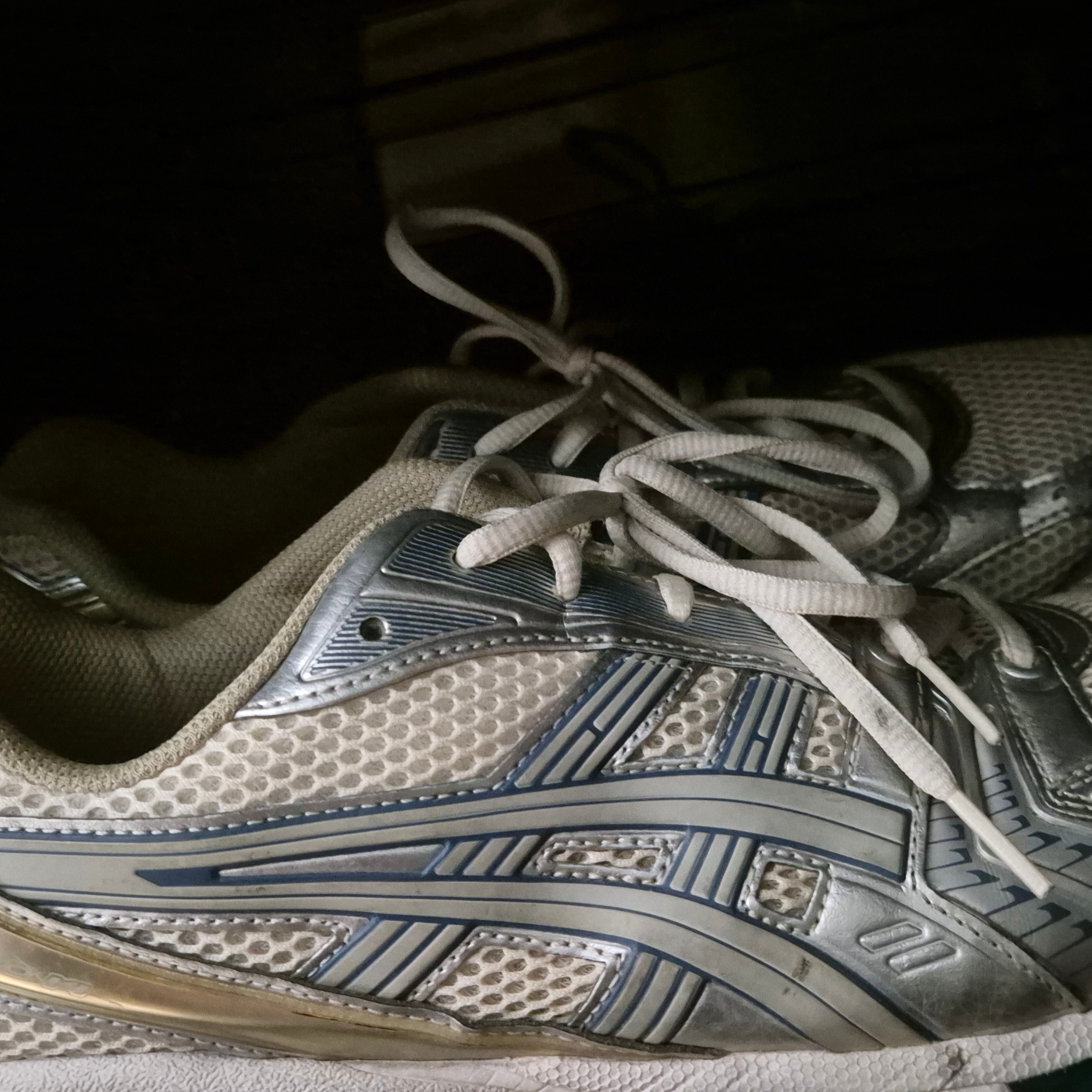 Asics Gel-Kayano 14 Cream Pure Silver 착용 스타일