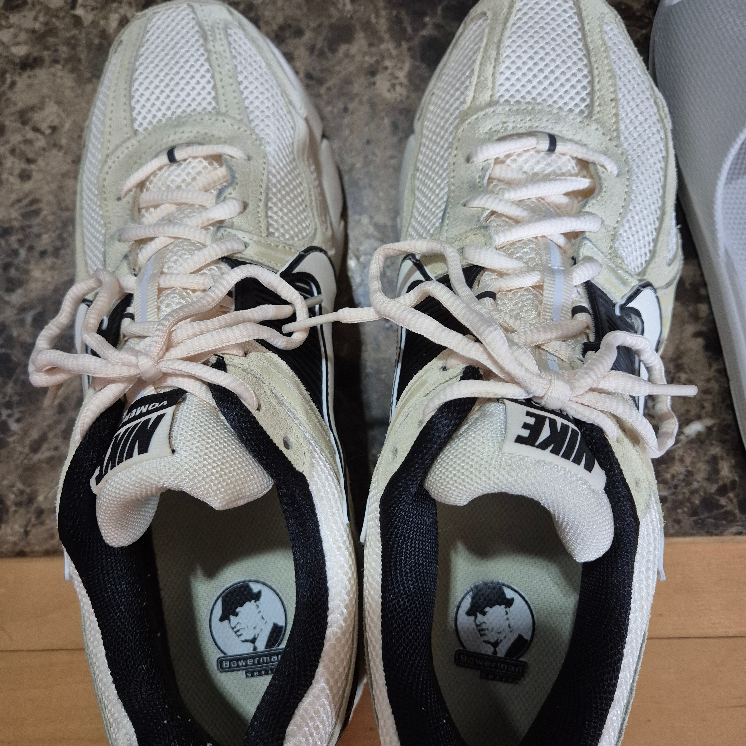 Nike Zoom Vomero 5 Alabaster Pale Ivory 착용 스타일