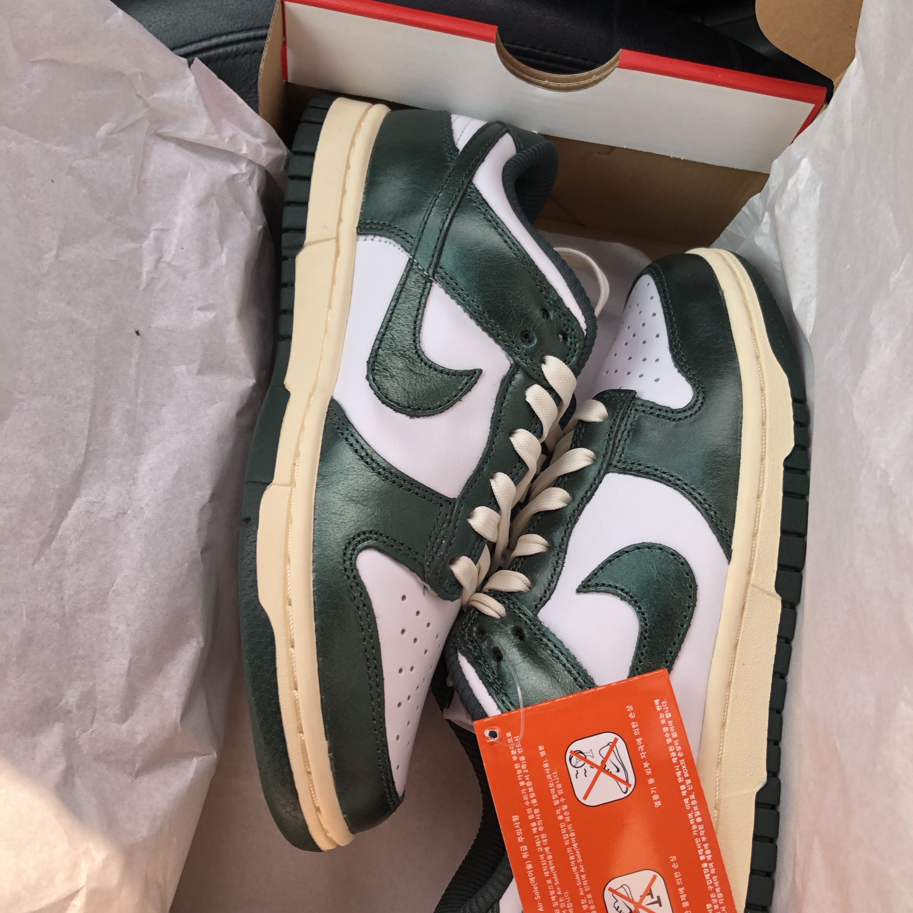 (W) Nike Dunk Low Vintage Green 착용 스타일