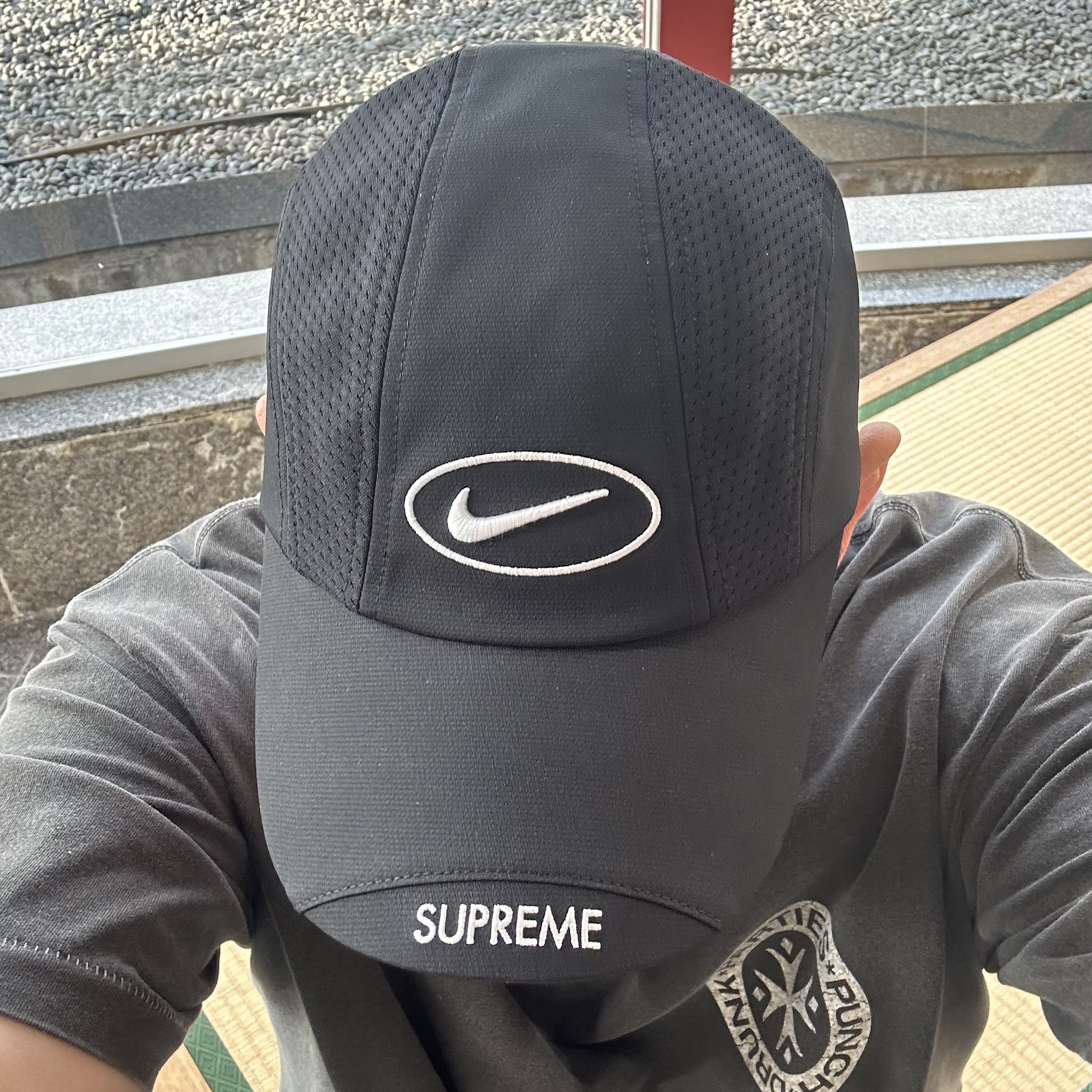 Supreme x Nike Running Hat Black - 25SS 착용 스타일