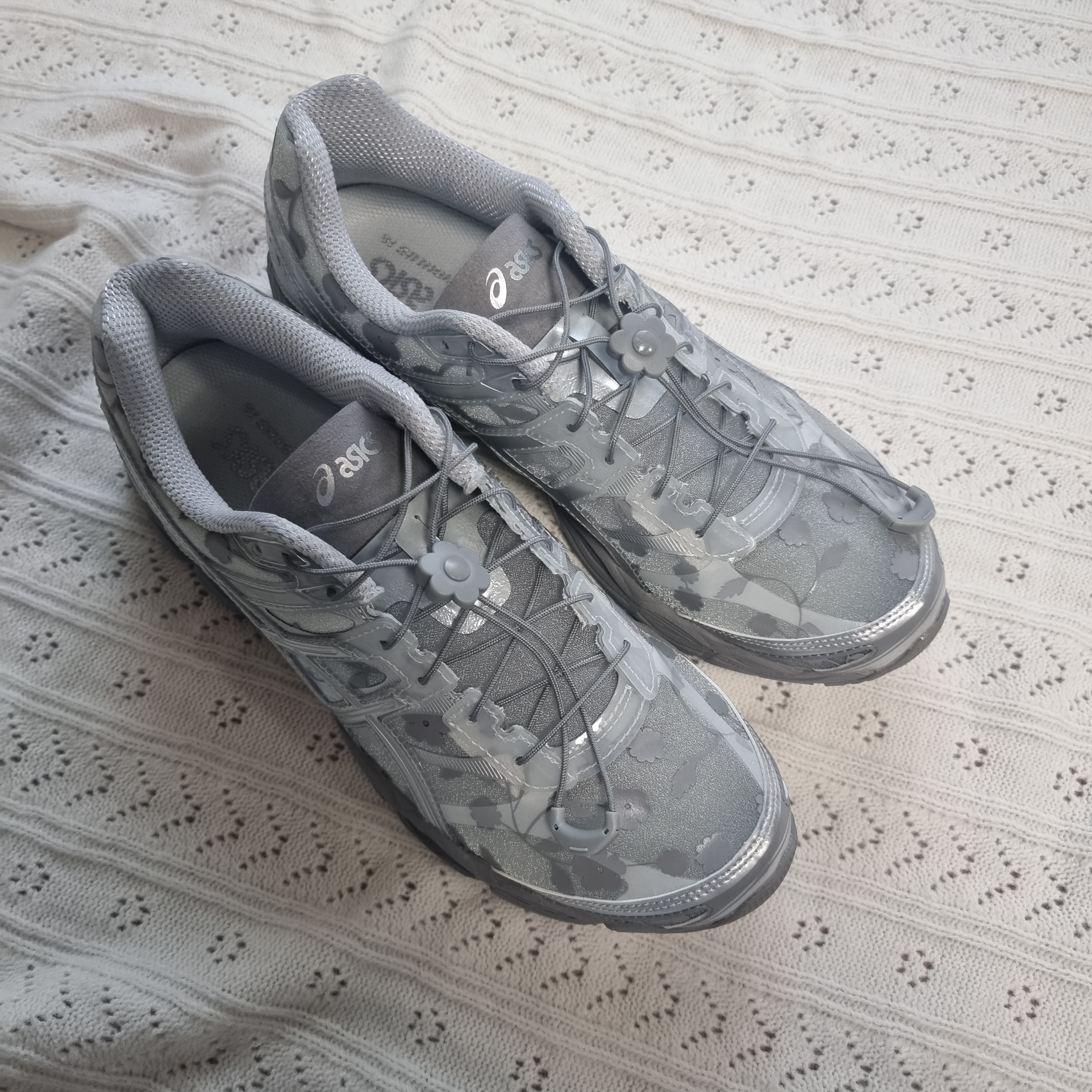 Asics x Cecilie Bahnsen Gel-Cumulus 16 Gray 착용 스타일 - 1