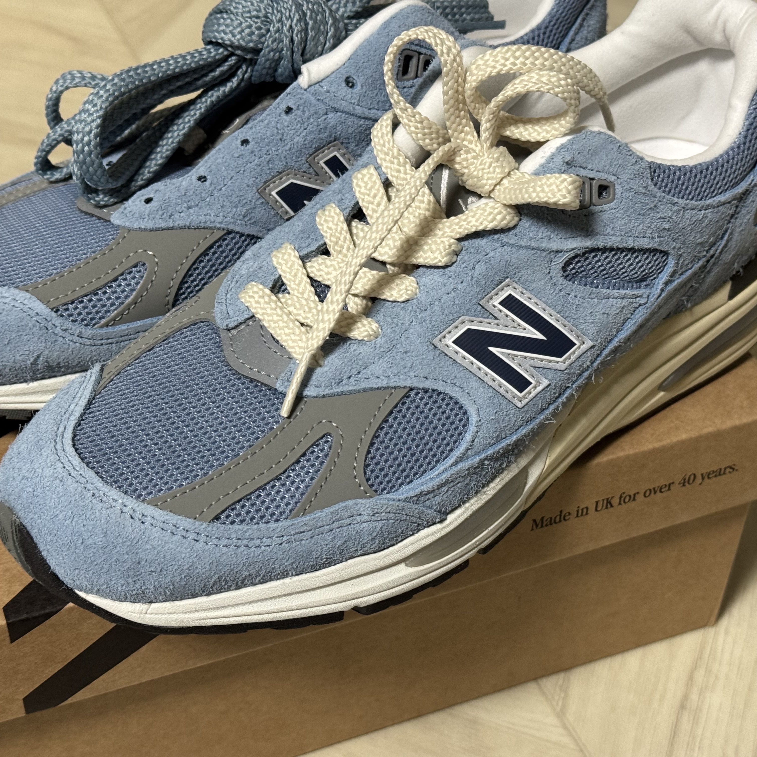 New Balance 991v2 Made in UK Celestial Blue Faded Denim 착용 스타일 - 2