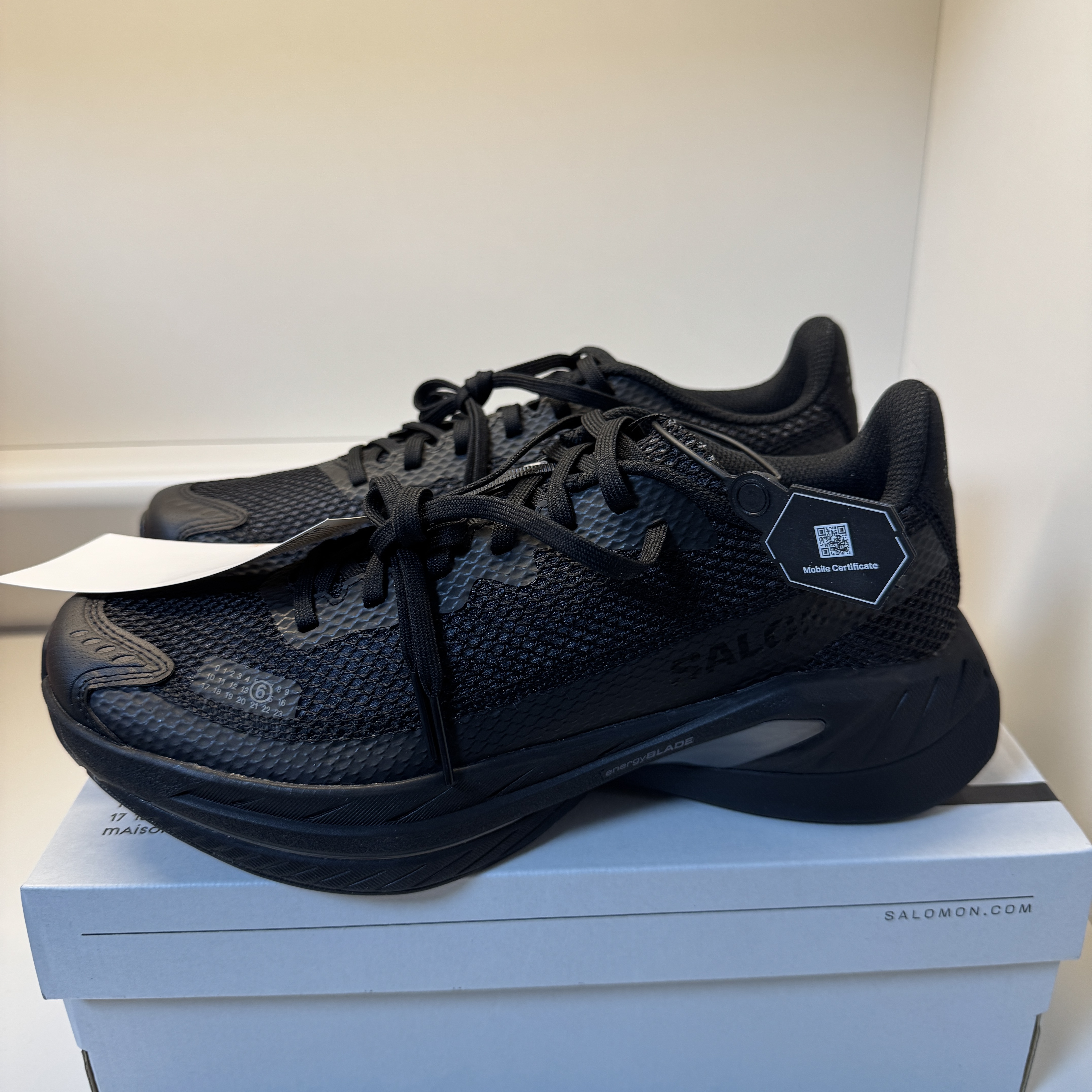Salomon x MM6 Maison Margiela Spectur 2 Black Pewter 착용 스타일 - 3