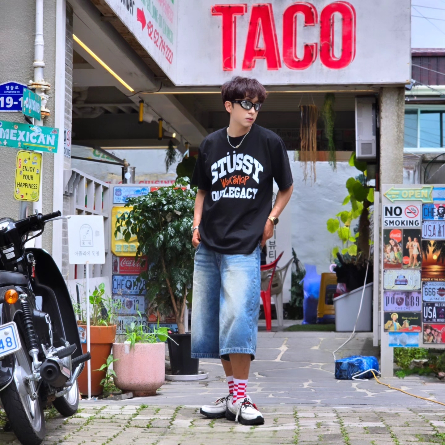 Stussy x Our Legacy Work Shop Pigment Dyed Collegiate T-Shirt Black, Samsung Galaxy Watch6 44mm LTE Silver (Korean Ver.) 착용 스타일 - 1