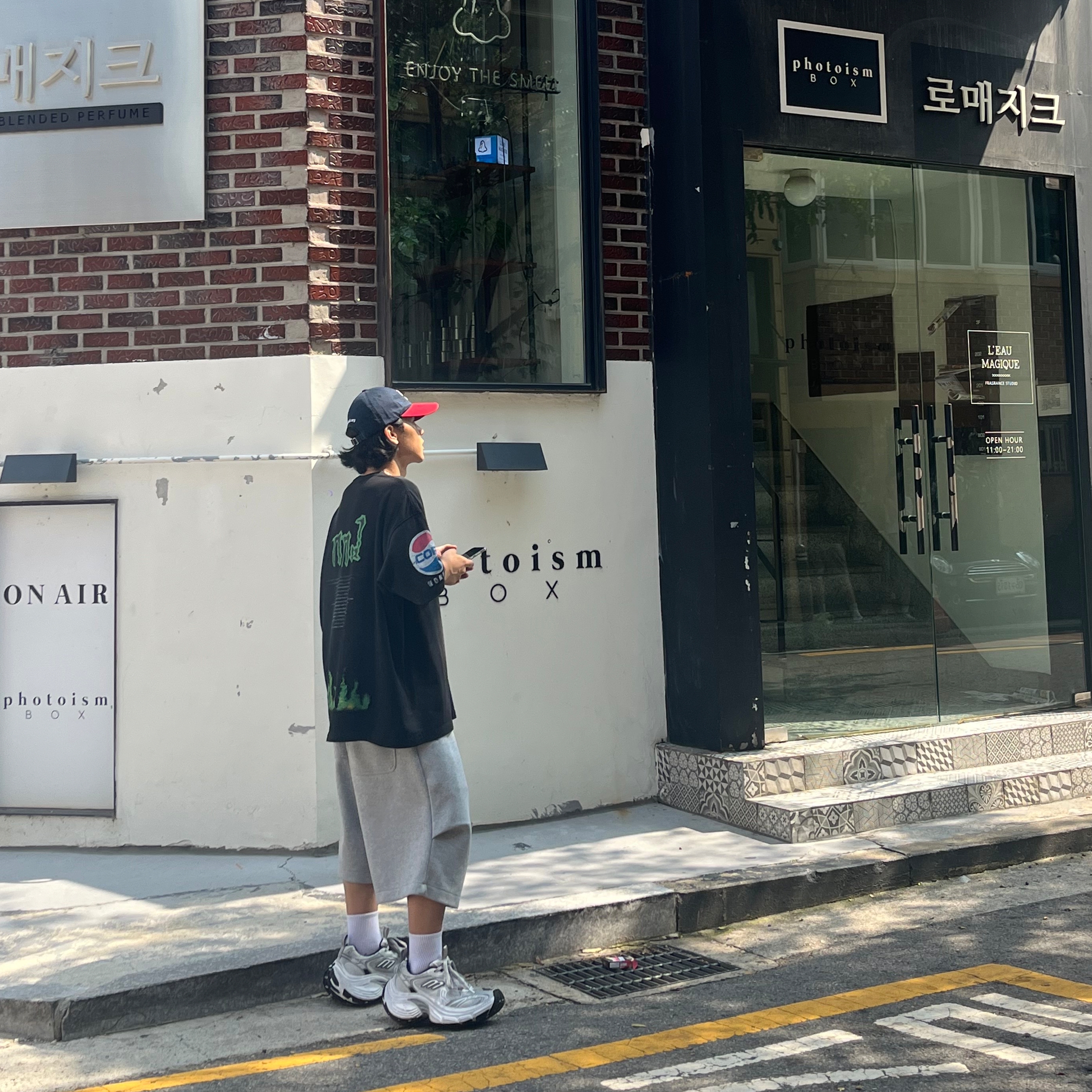 Nonnod Scuba Shorts Grey, Nonnod Soft Drink T-Shirt Washed Black 착용 스타일