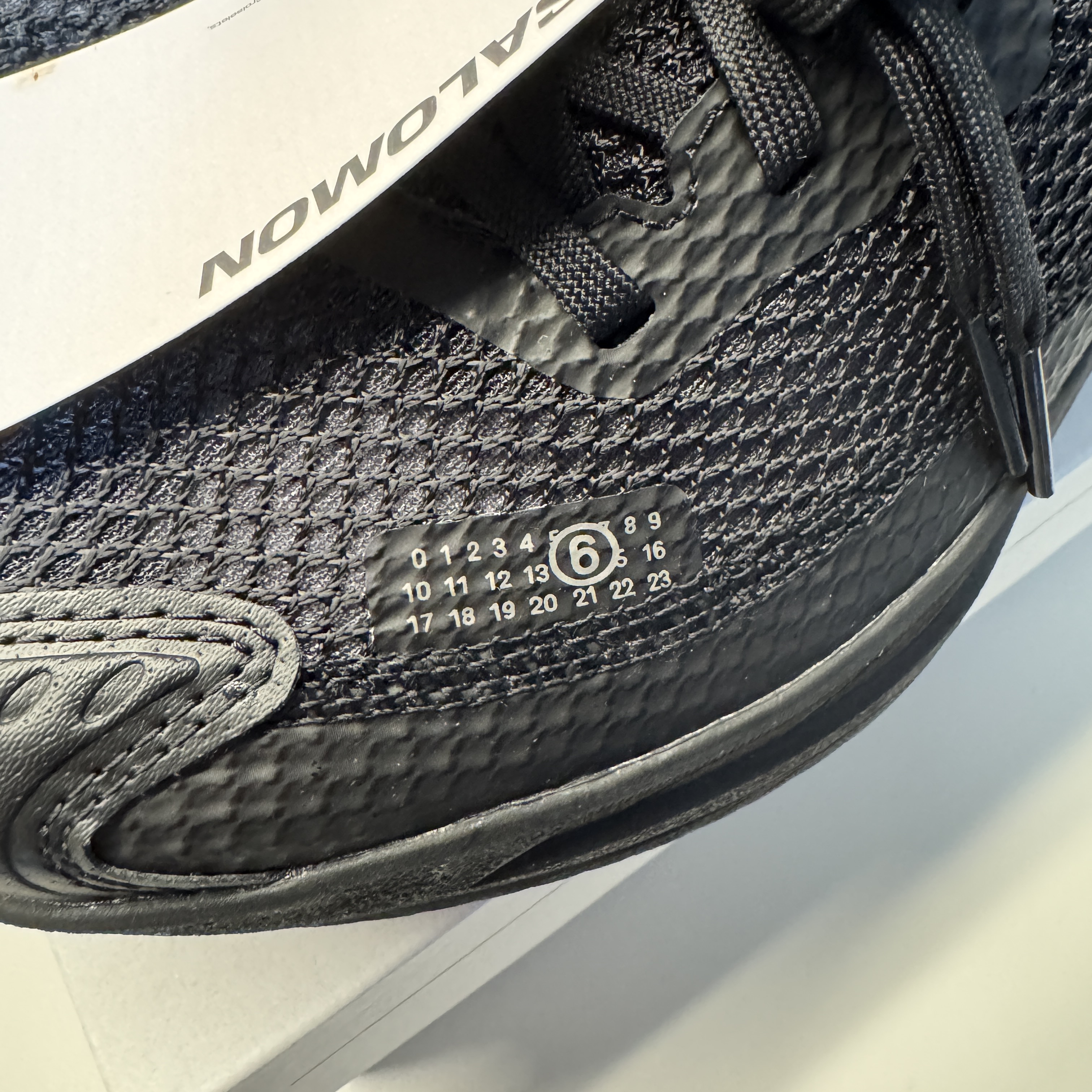 Salomon x MM6 Maison Margiela Spectur 2 Black Pewter 착용 스타일 - 6