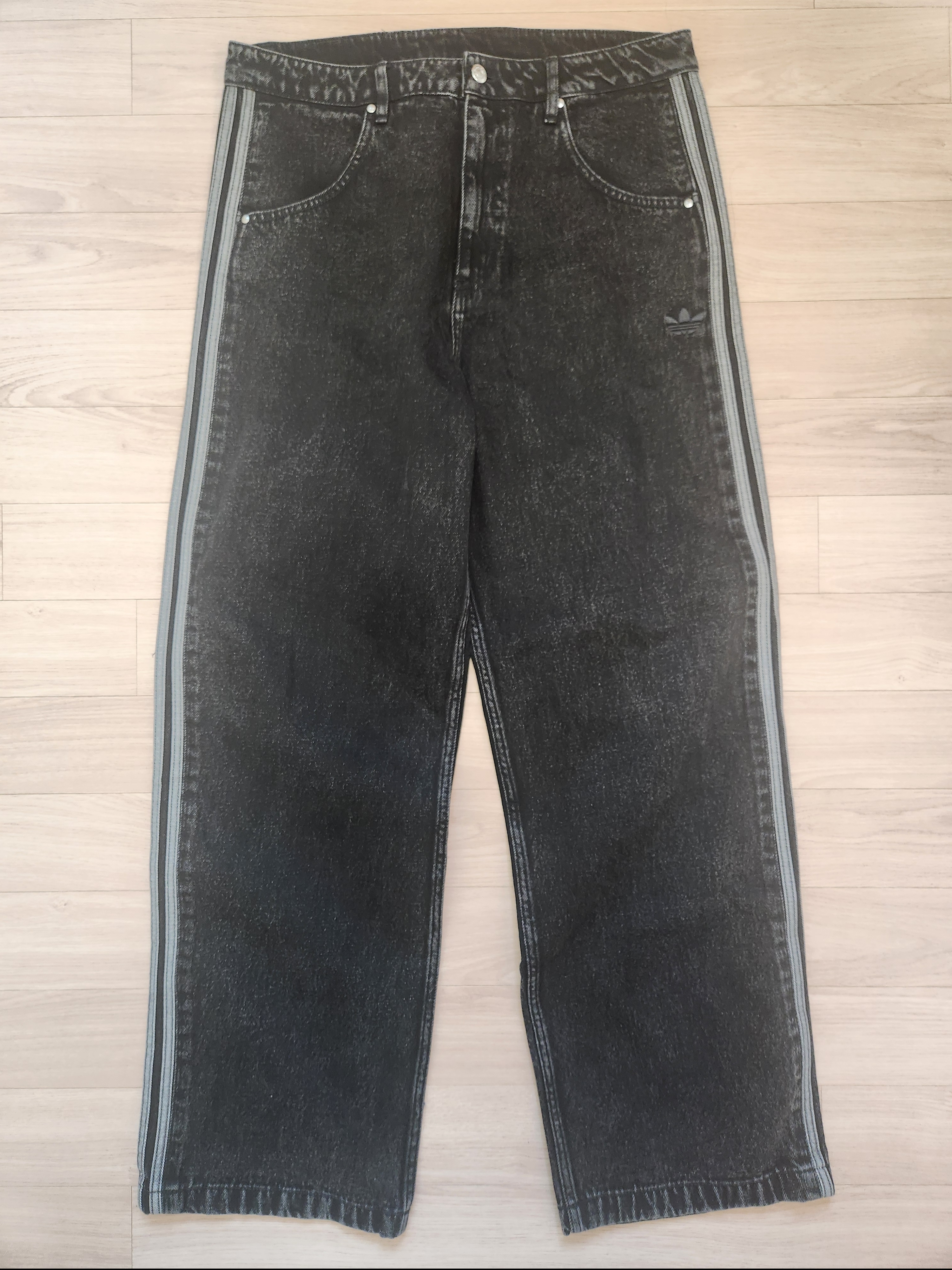 Adidas Adicolor Denim Firebird Pants True Black Denim - KR Sizing 착용 스타일