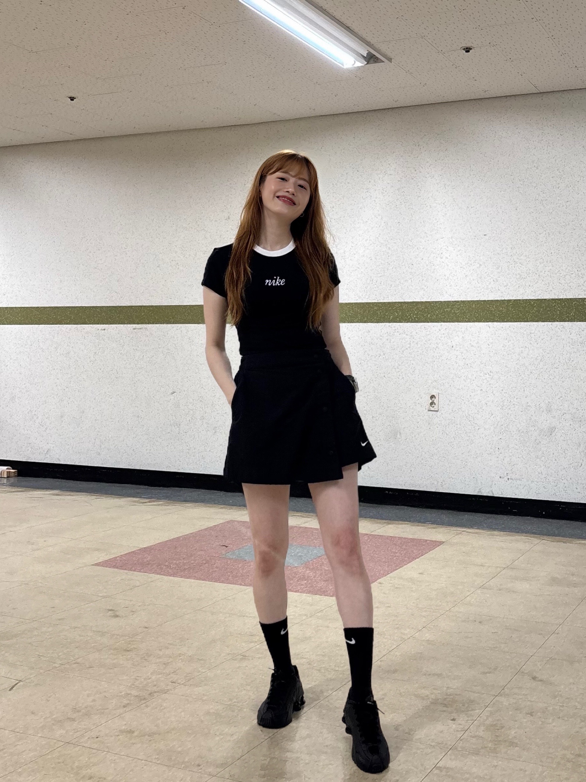 (W) Nike Shox R4 Black 착용 스타일 - 5