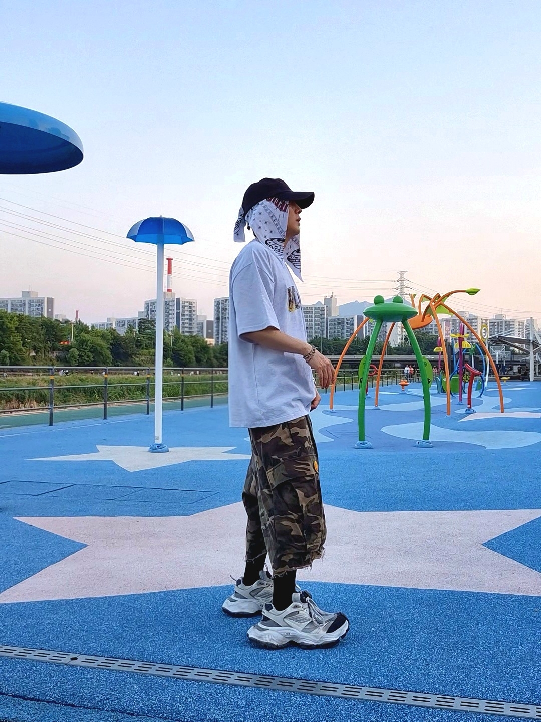 [더블적립]Farfromwhat Far Patch Logo Cap Navy 착용 스타일 - 2