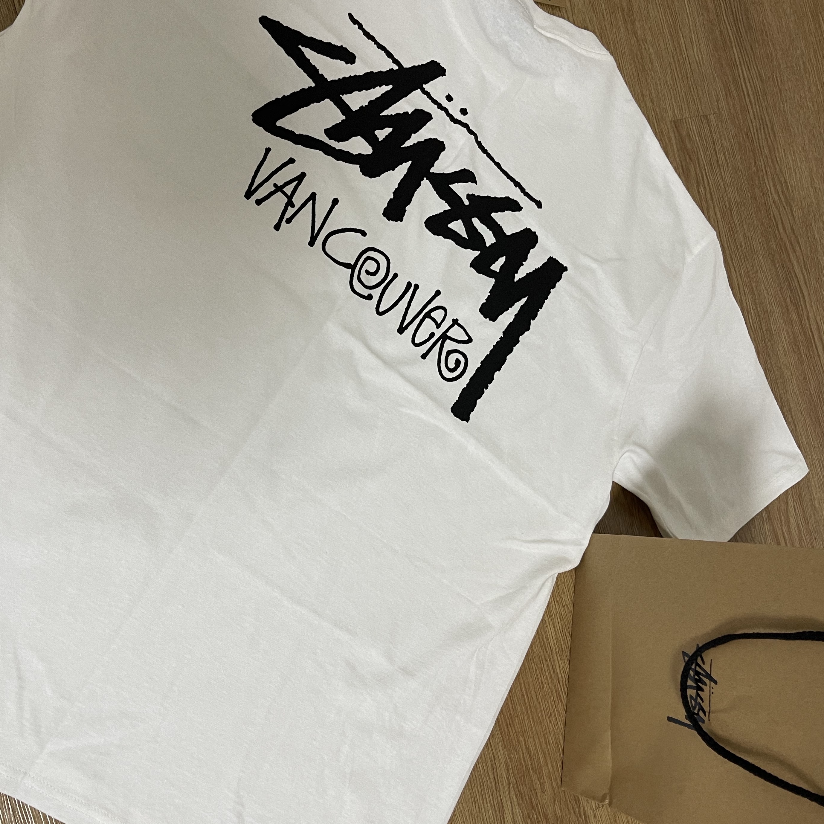 Stussy Basic Stussy T-Shirt White 2024, 2025 착용 스타일