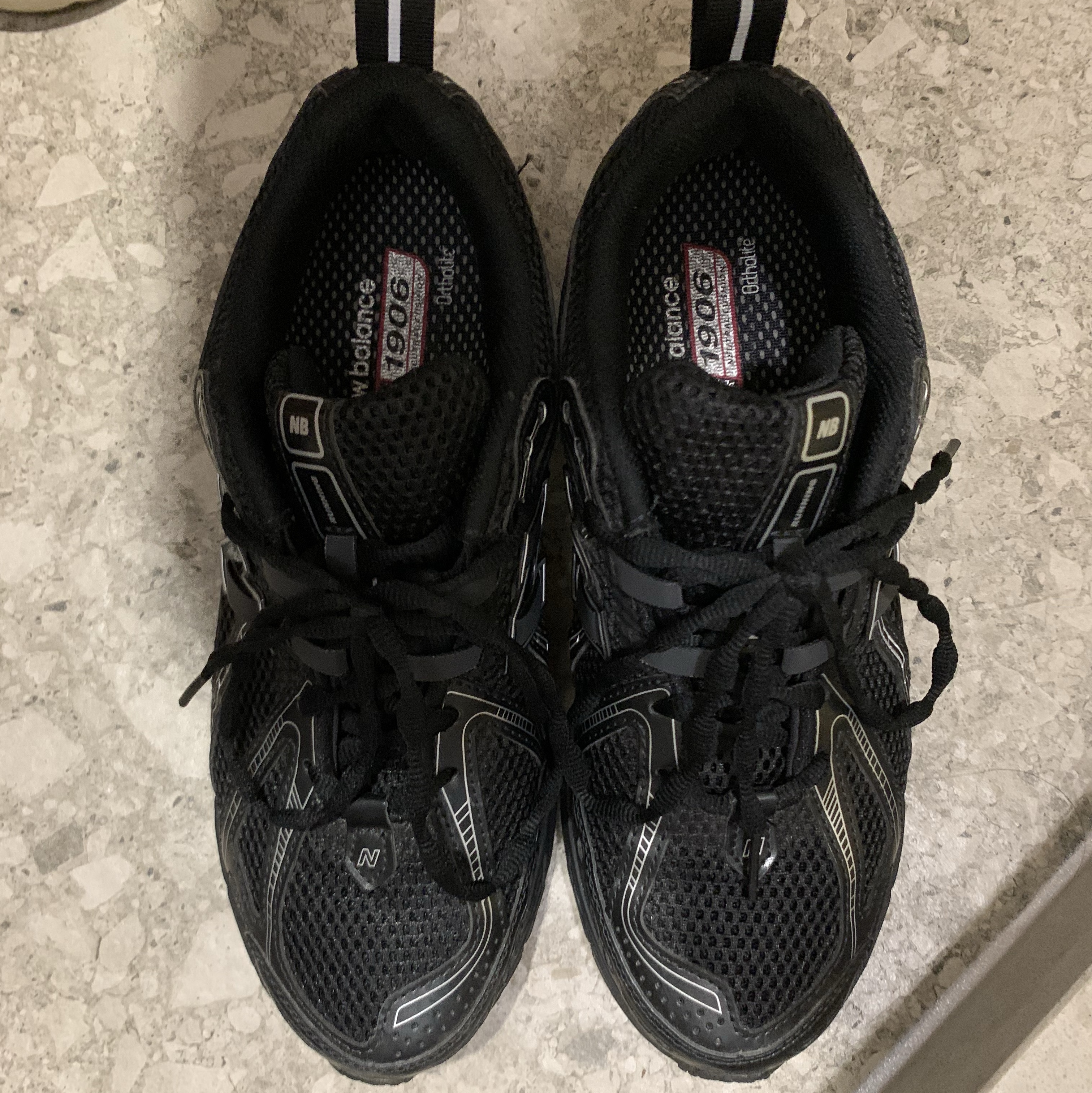 New Balance 1906R Black Silver Metallic 착용 스타일
