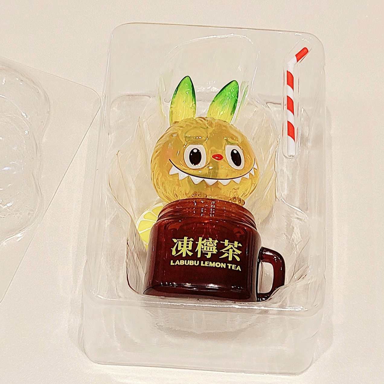 Pop Mart Labubu Lemon Tea Blister 착용 스타일 - 3
