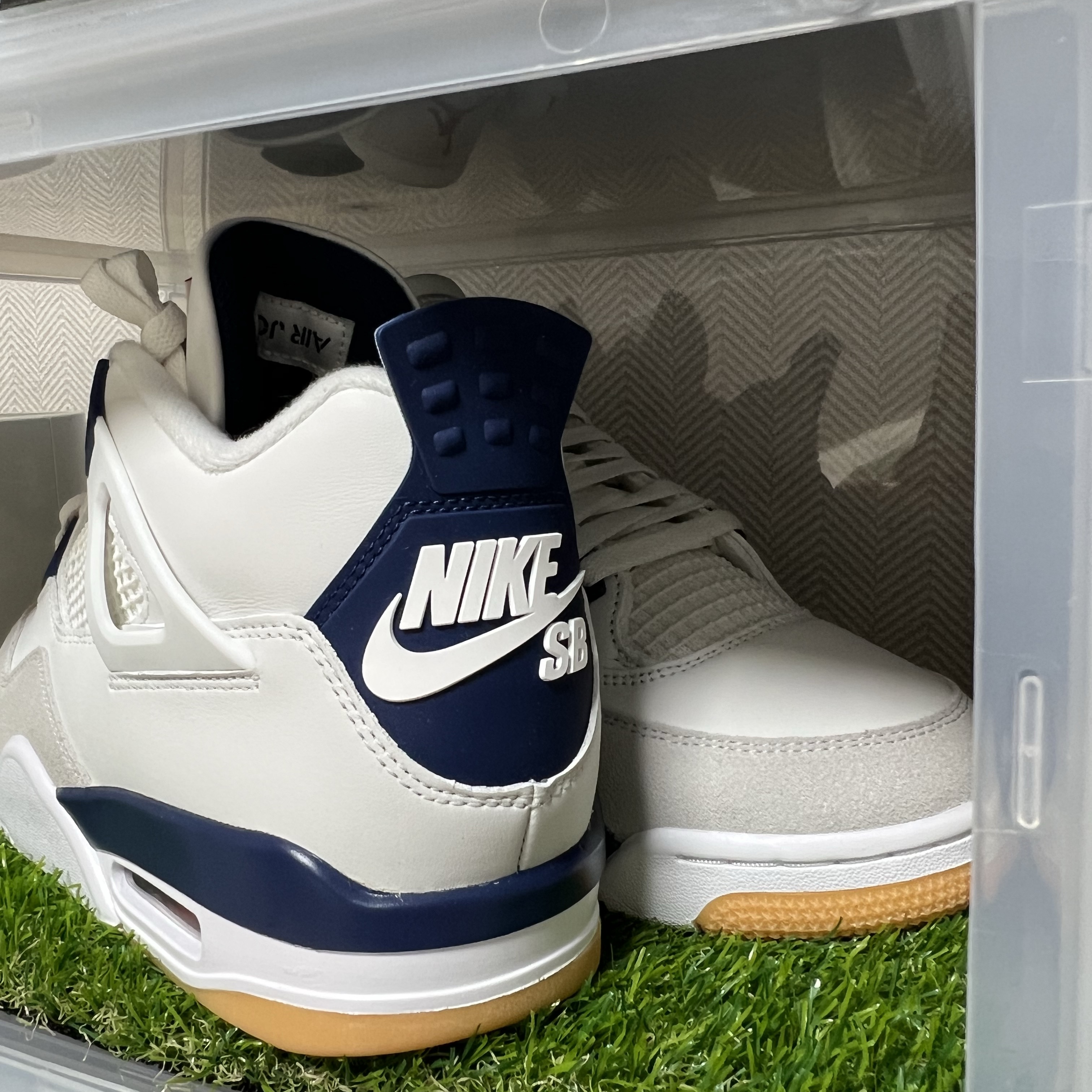 Jordan 4 x Nike SB Retro SP Navy 착용 스타일