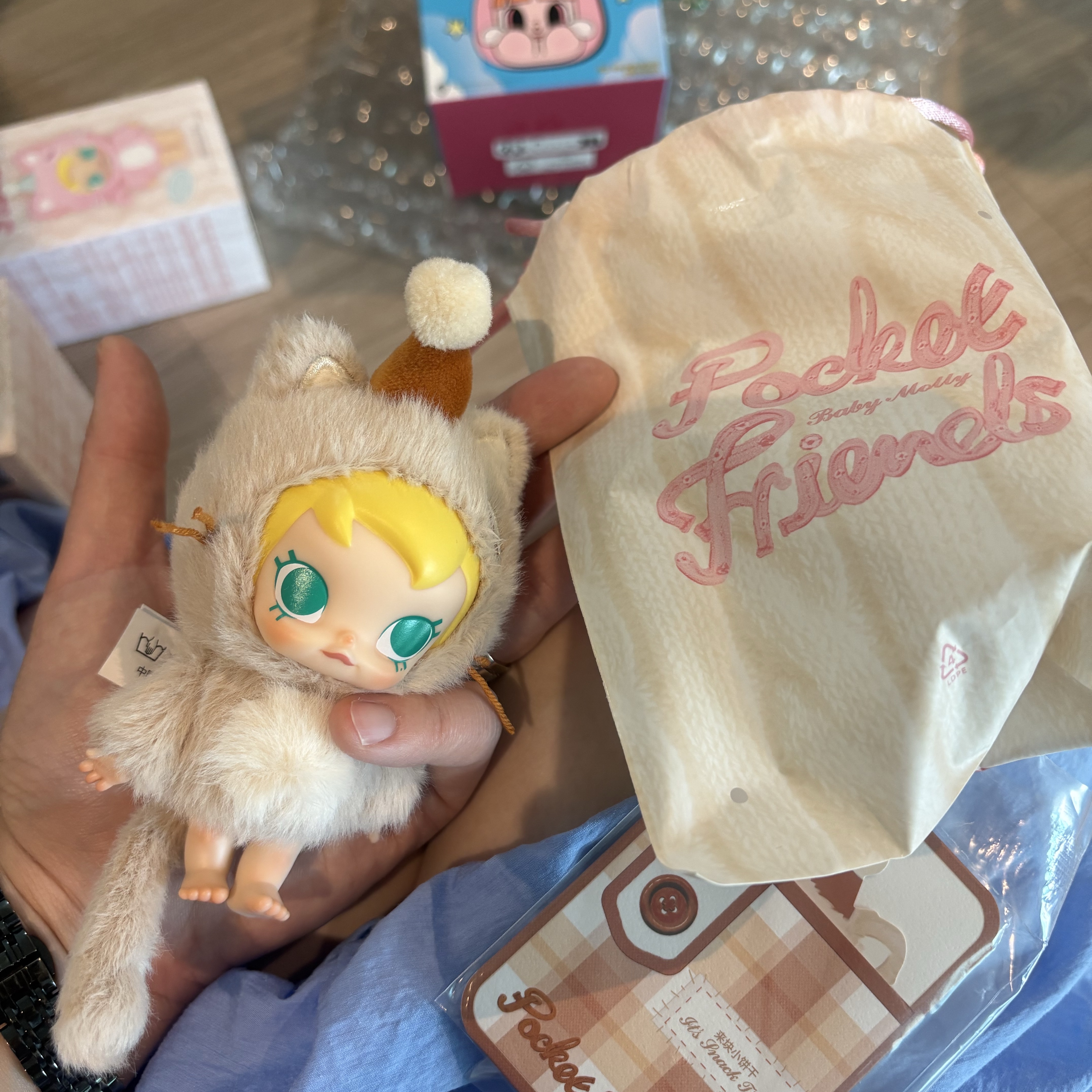 Pop Mart Baby Molly Pocket Friends Series Vinyl Plush Pendant (1 Blind Box) 착용 스타일 - 1