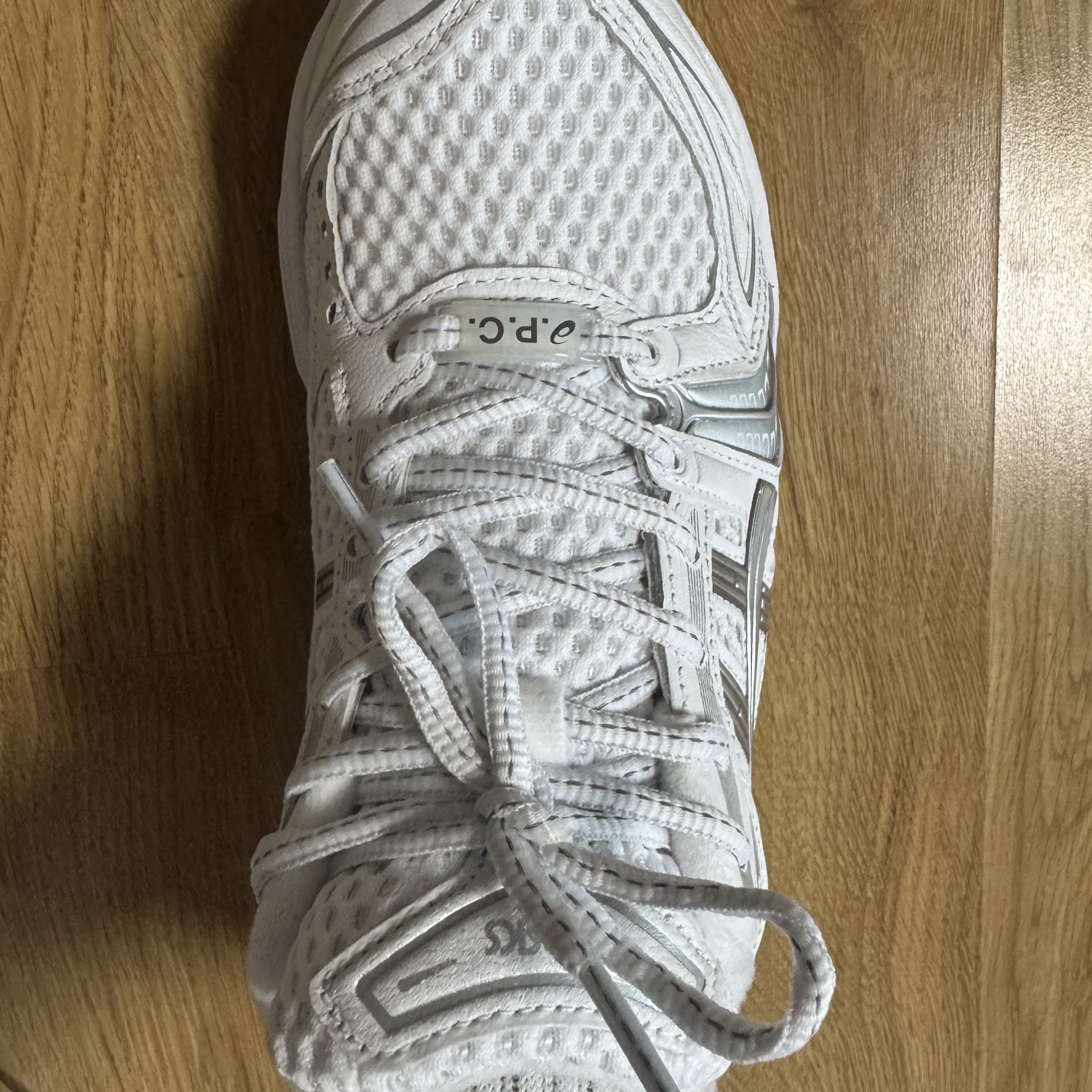 Asics x A.P.C. Gel-Kayano 14 White Pure Silver 착용 스타일 - 2