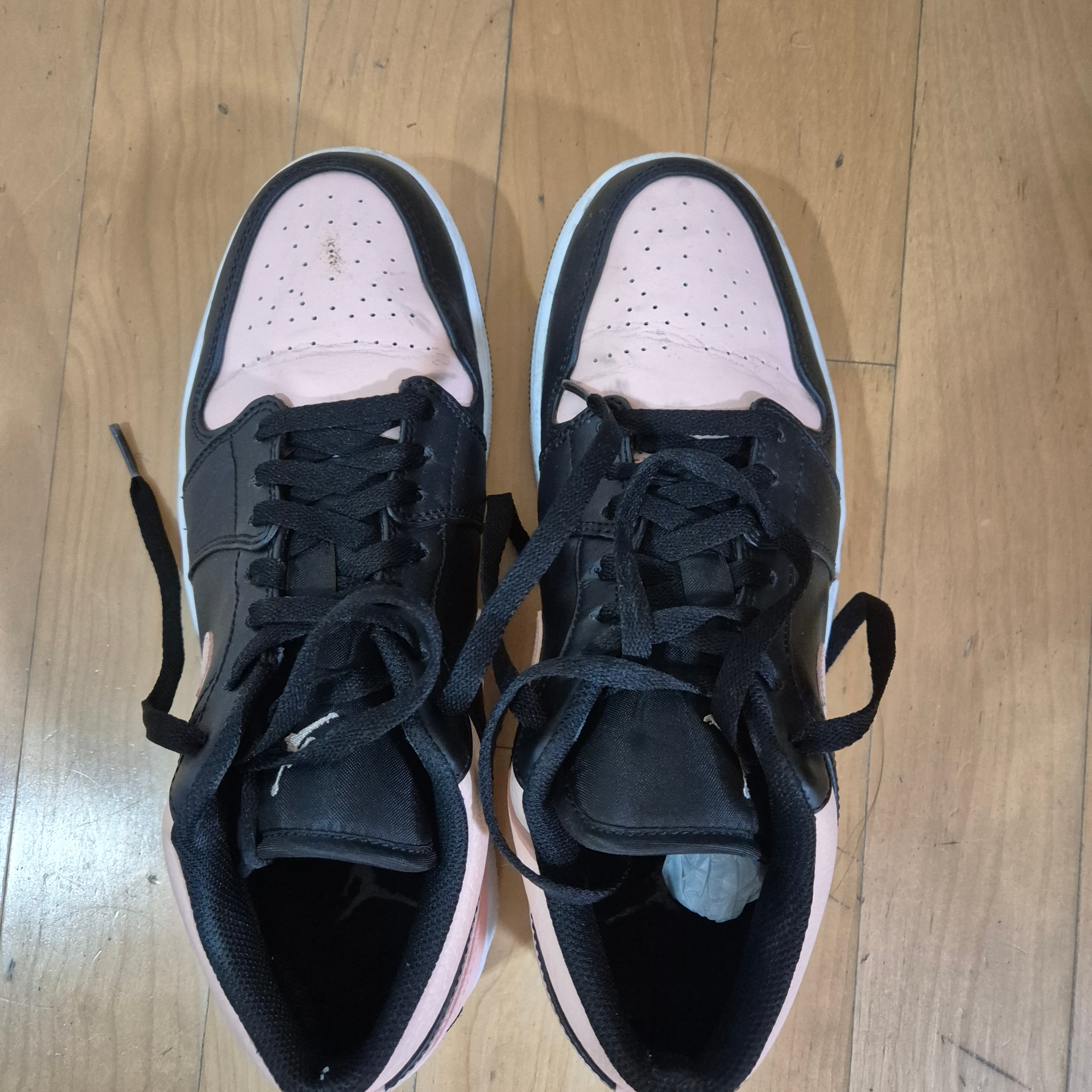 Jordan 1 Low Crimson Tint 착용 스타일
