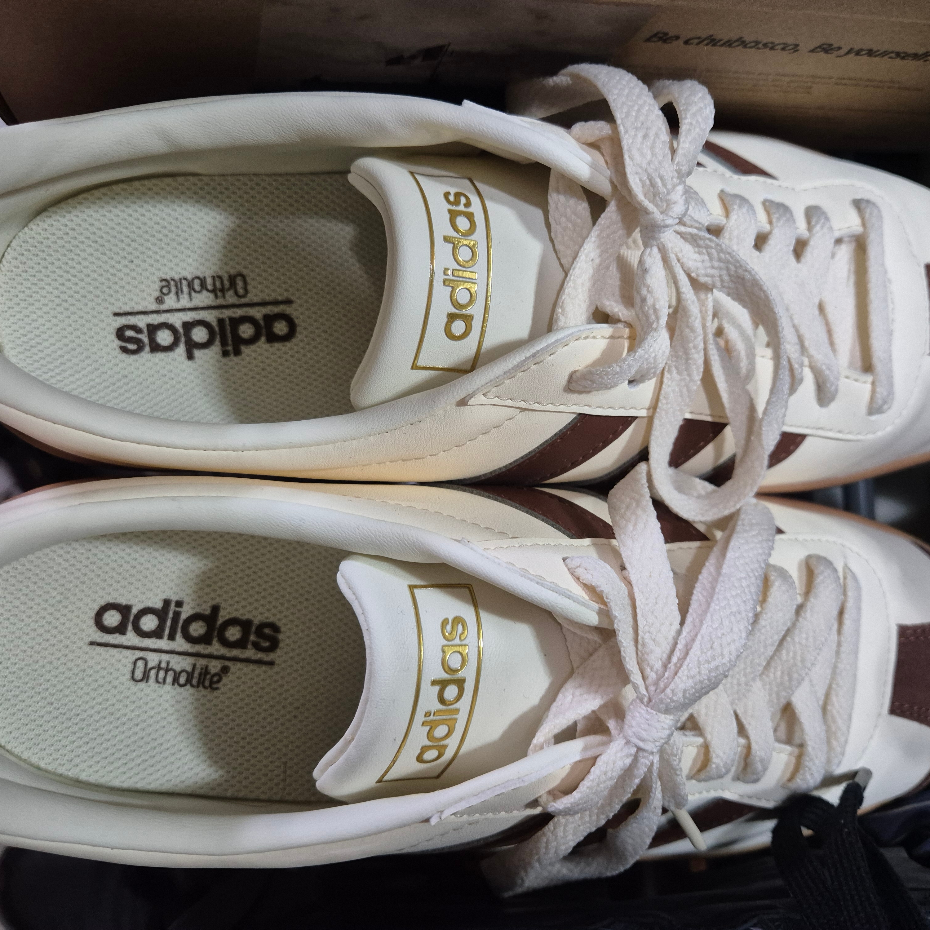 Adidas VL Court 2.0 Cream Brown 착용 스타일