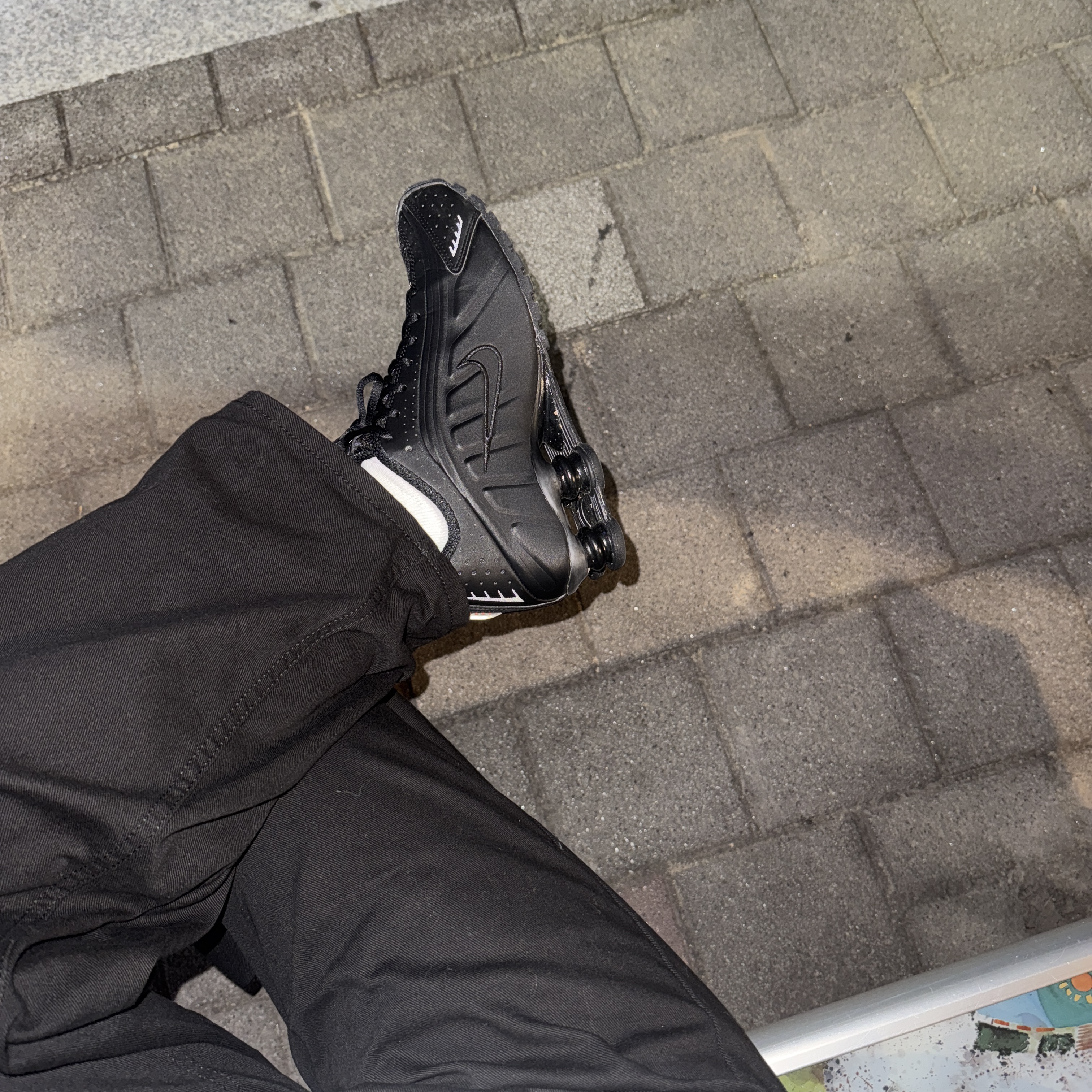(W) Nike Shox R4 Black 착용 스타일