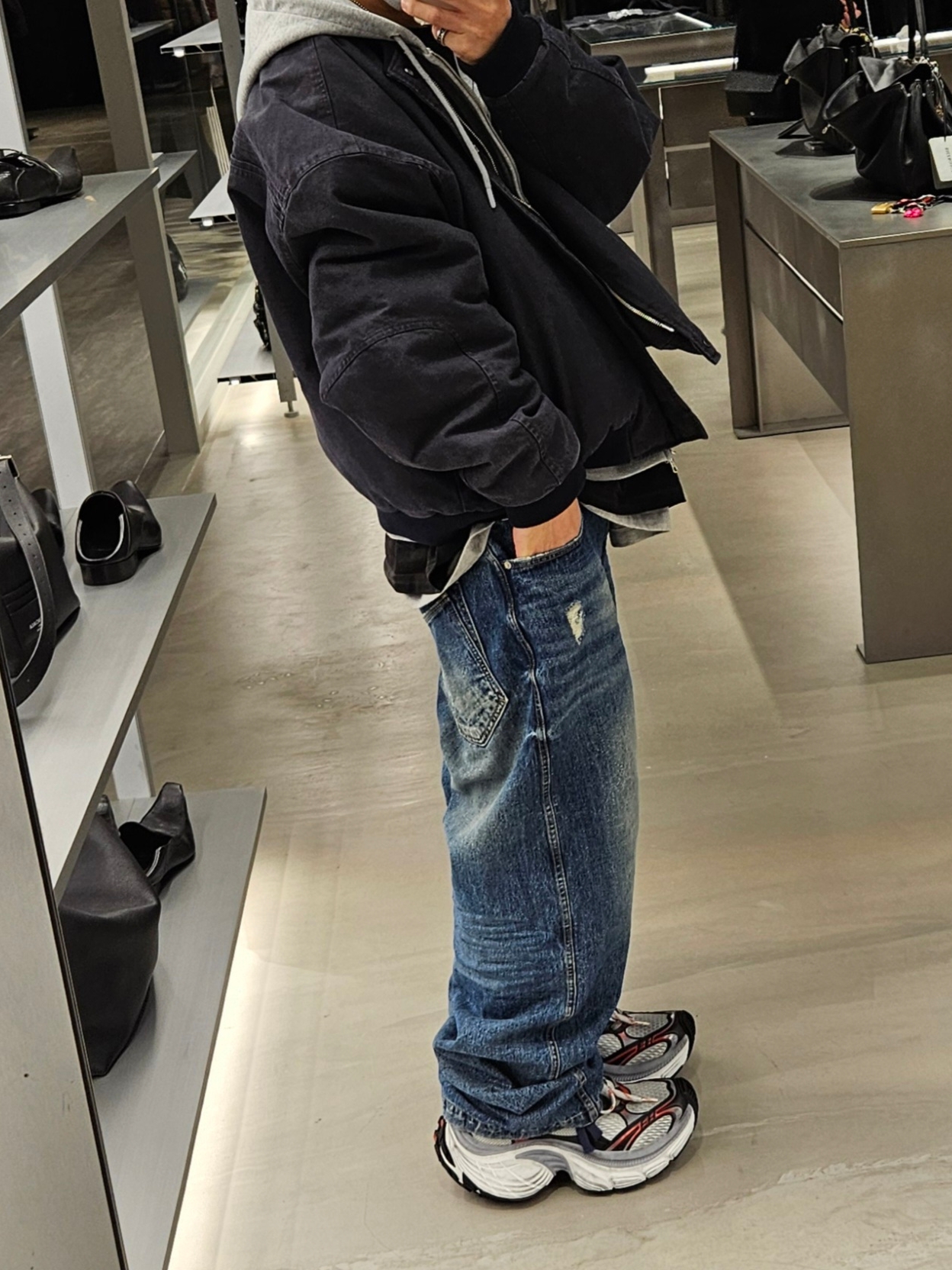 Balenciaga 10XL Sneakers Grey White Red, Nonnod Double pocket Japanese Denim Mid Blue 착용 스타일
