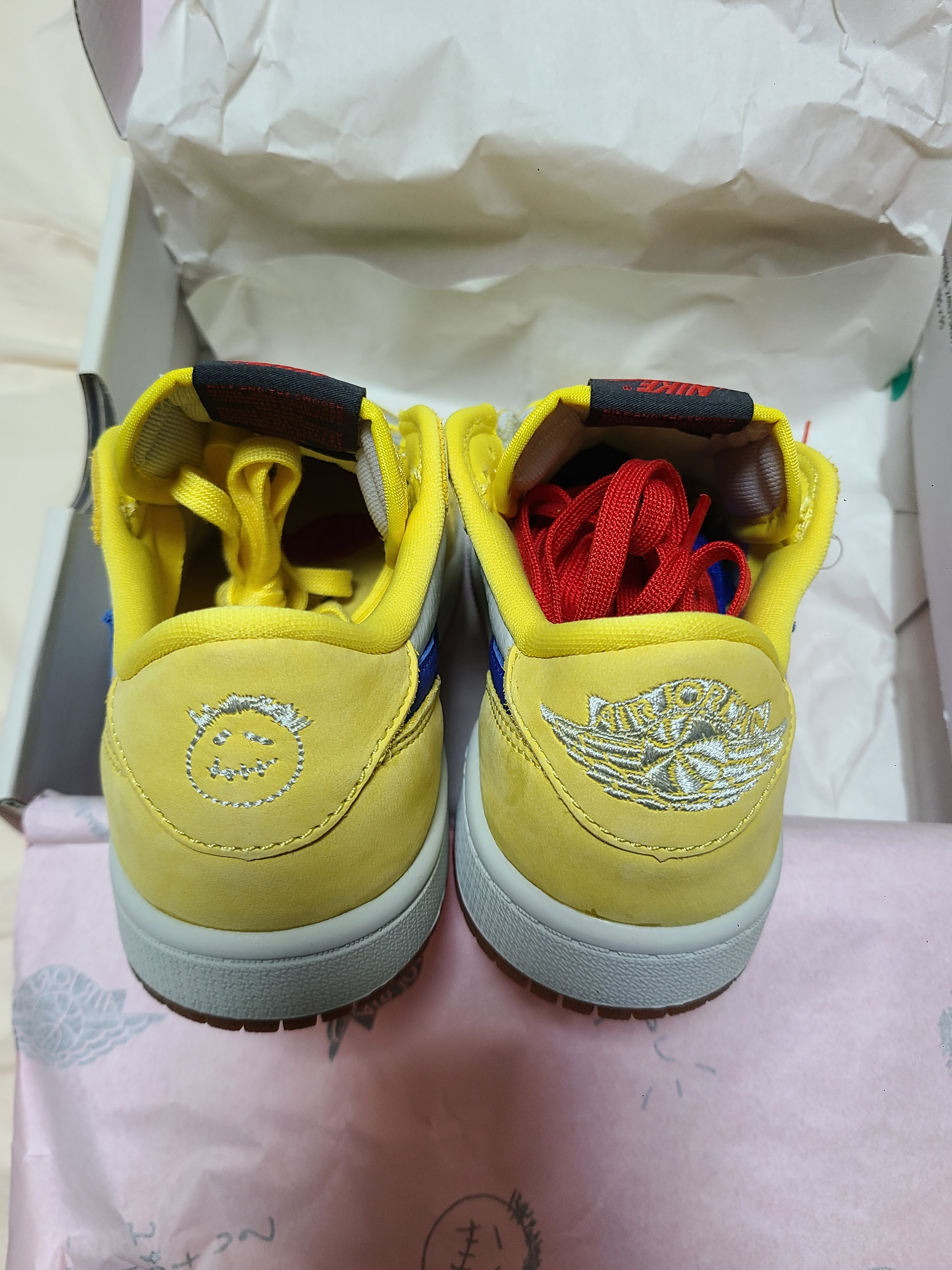 (PS) Jordan 1 x Travis Scott Retro Low OG SP Canary 착용 스타일 - 4