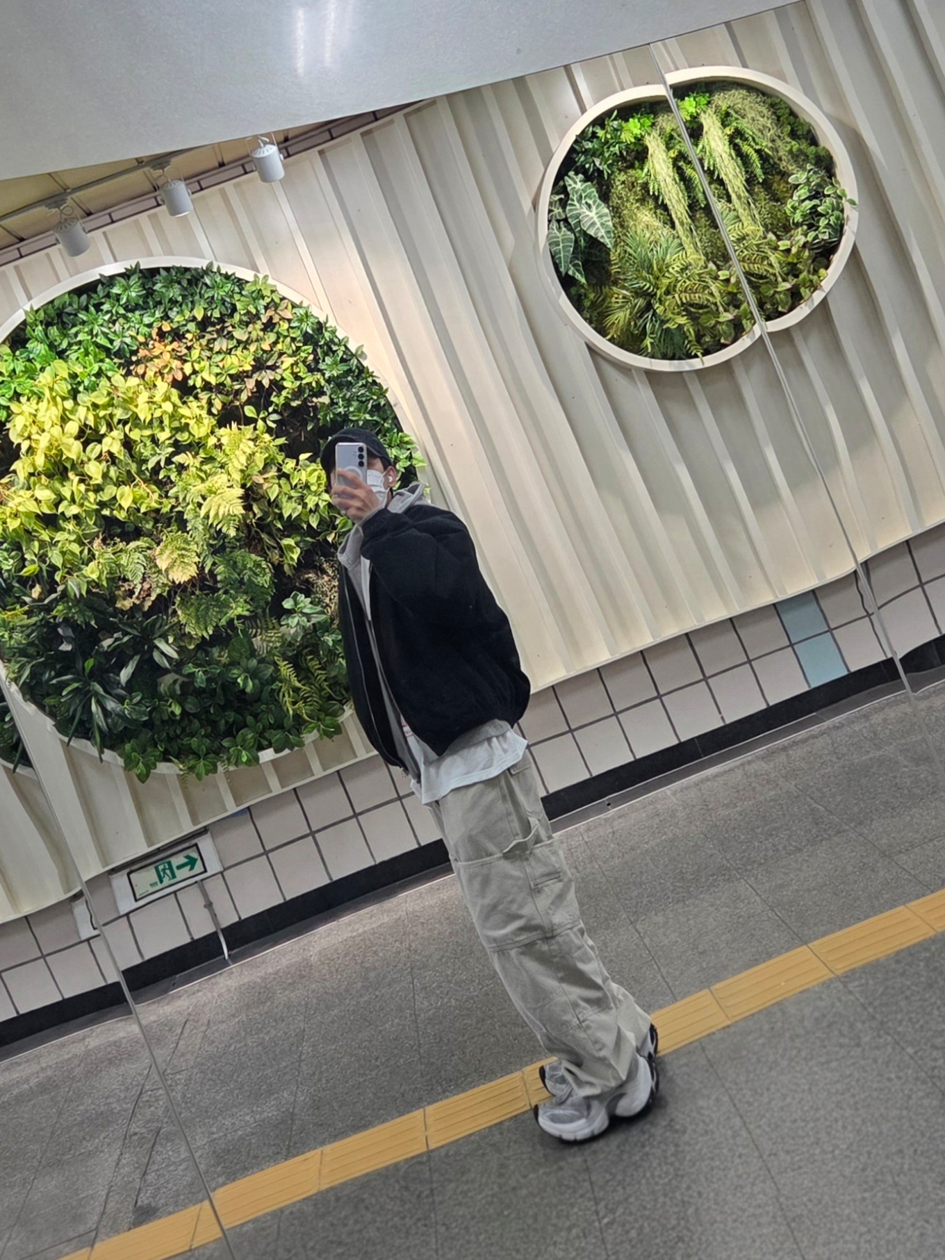 Nonnod Double Knee Cover Pants Vintage Beige, Nonnod Scuba Zip Hoodie Grey 착용 스타일