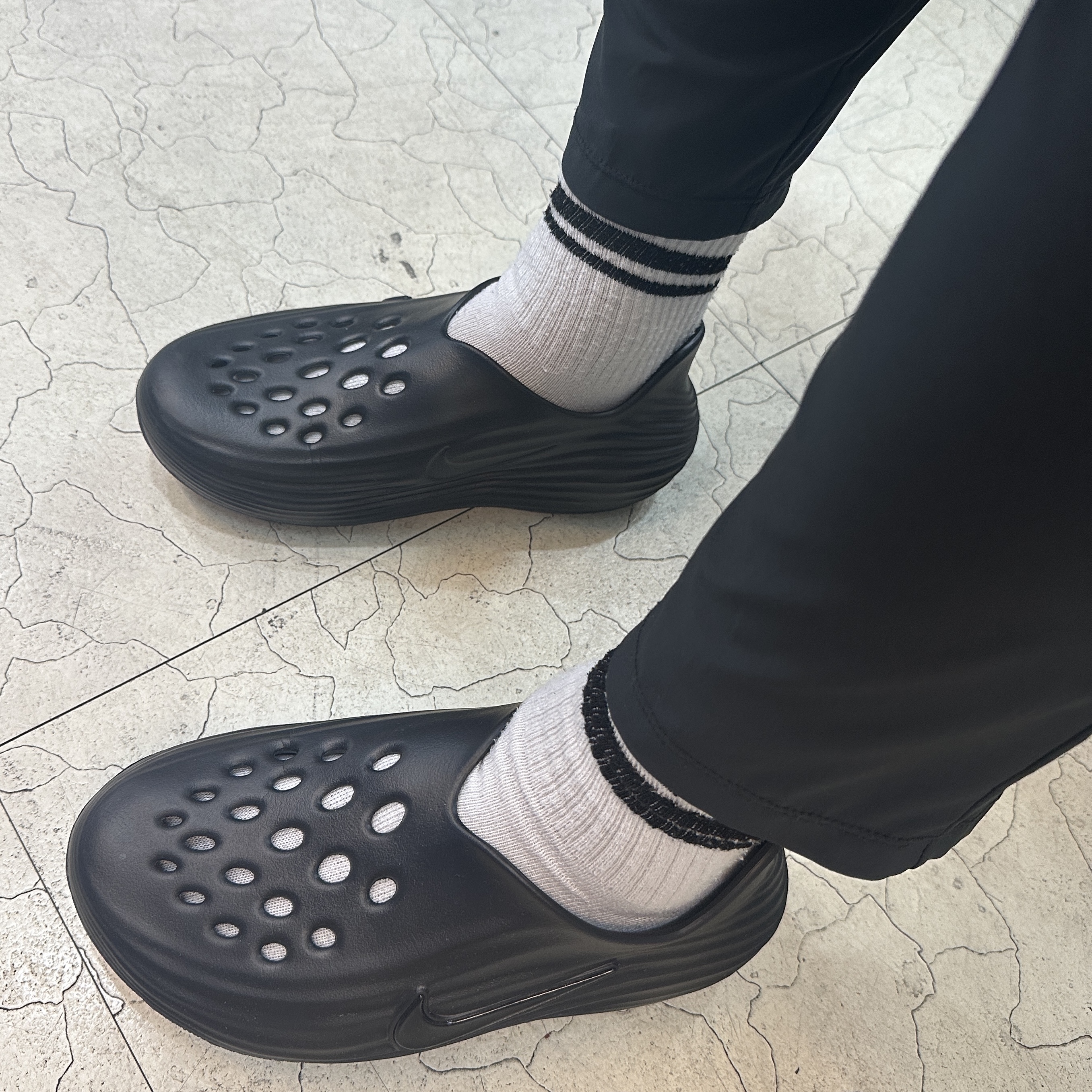 (W) Nike ReactX Rejuven8 Black 착용 스타일 - 4