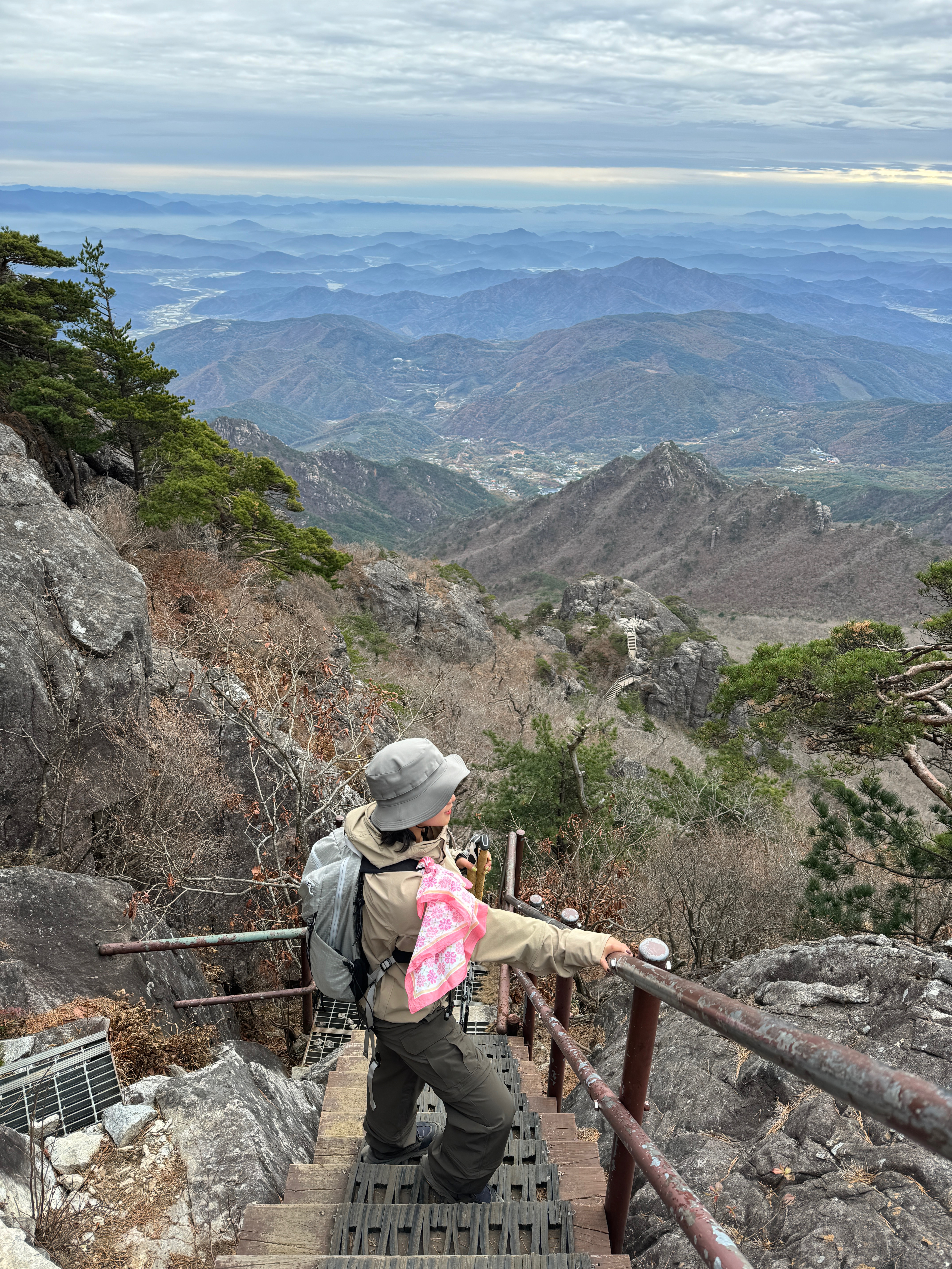 Nike ACG Sun Farer Jacket Khaki Summit White - Asia, Arc'teryx Aerios 15 Backpack Pixel 착용 스타일 - 1