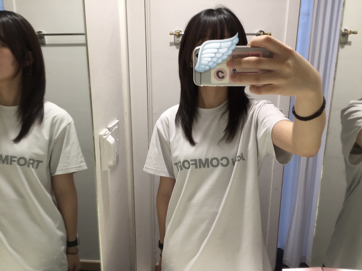 (W) Jichoi Logo T-Shirt Sand 착용 스타일