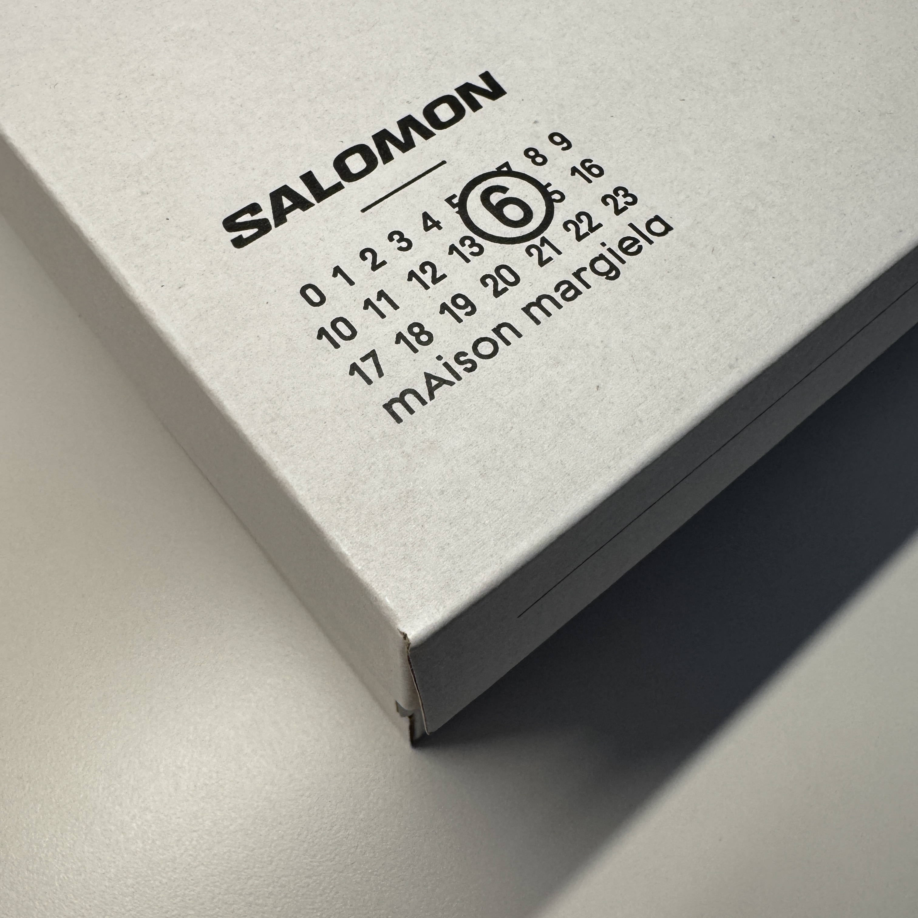 Salomon x MM6 Maison Margiela Spectur 2 Black Pewter 착용 스타일 - 1