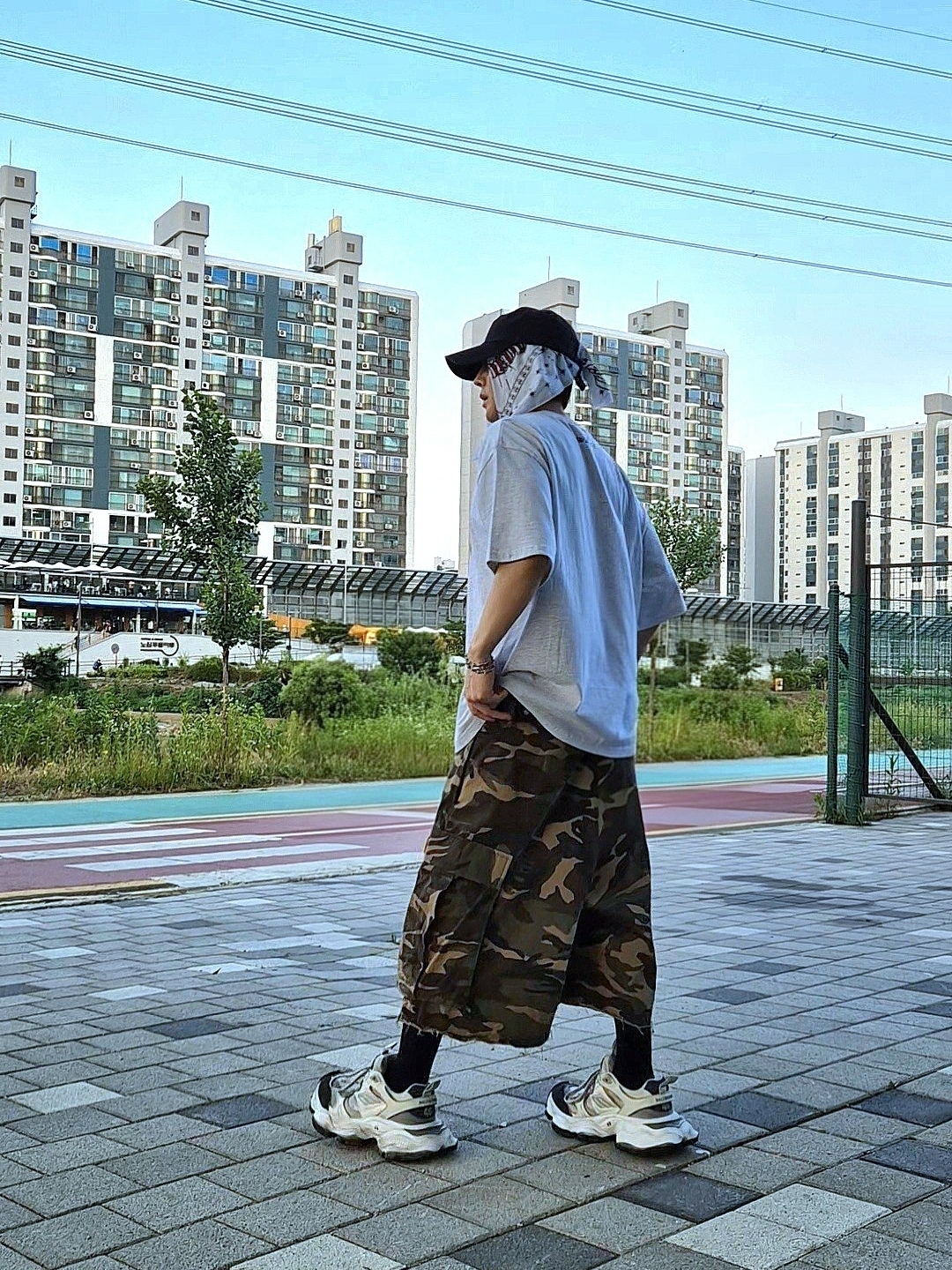 [더블적립]Farfromwhat Far Patch Logo Cap Navy 착용 스타일 - 2