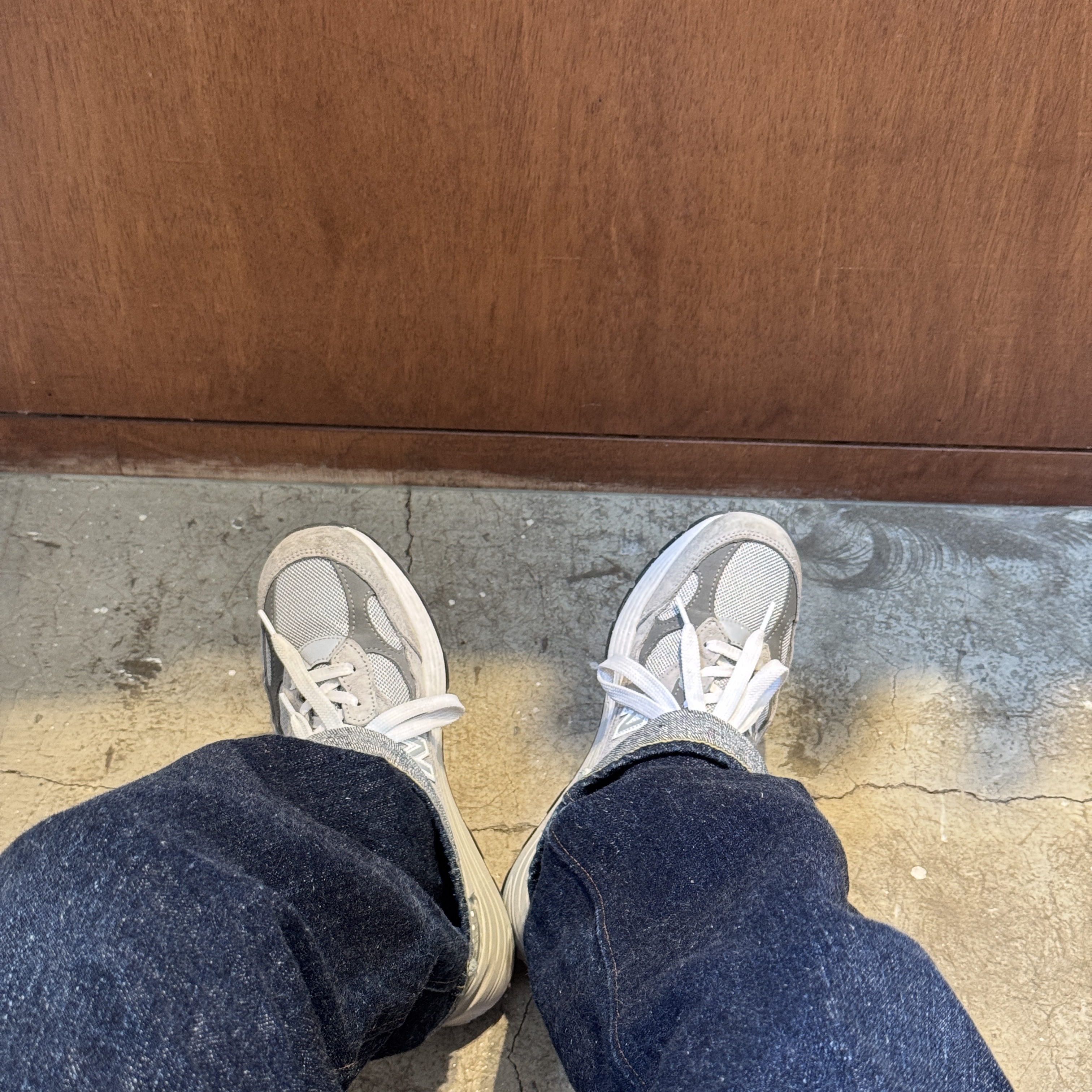 New Balance 992 Made in USA Core Grey Silver Metallic 착용 스타일 - 3